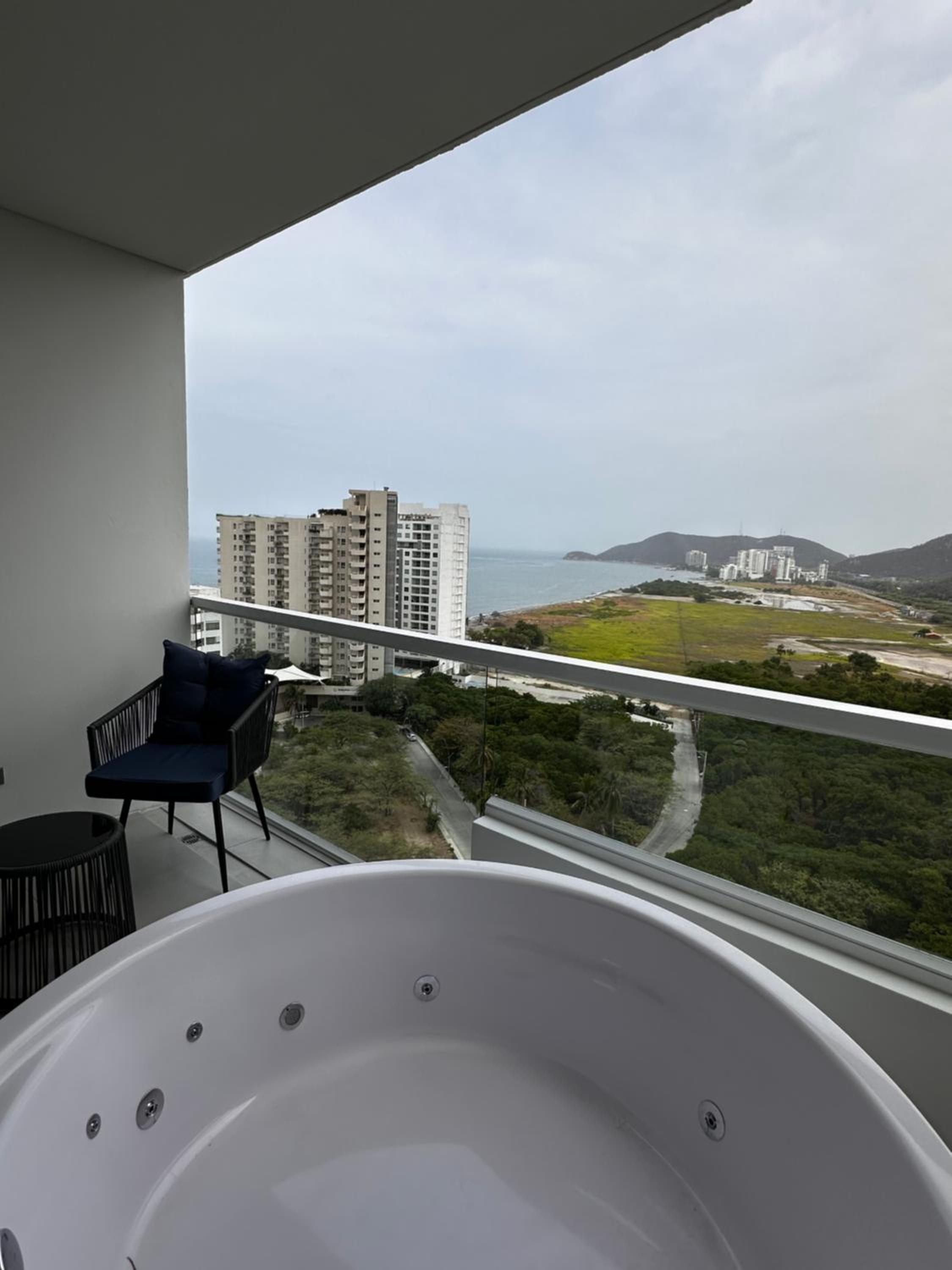 Hermosa Apartasuite con Jacuzzi