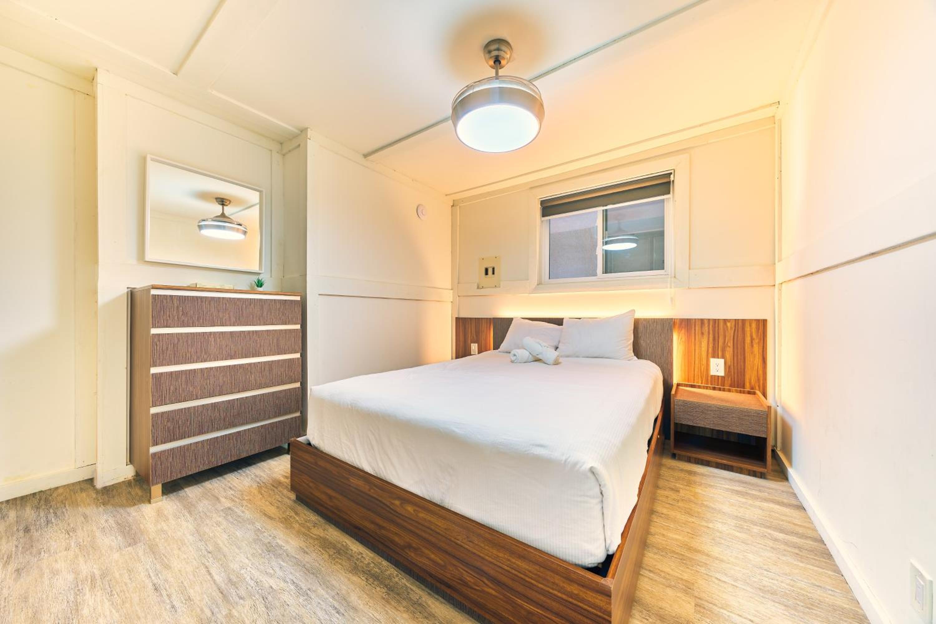 The Long Beach Resort - Beachfront Cottages & Townhouse Suites
