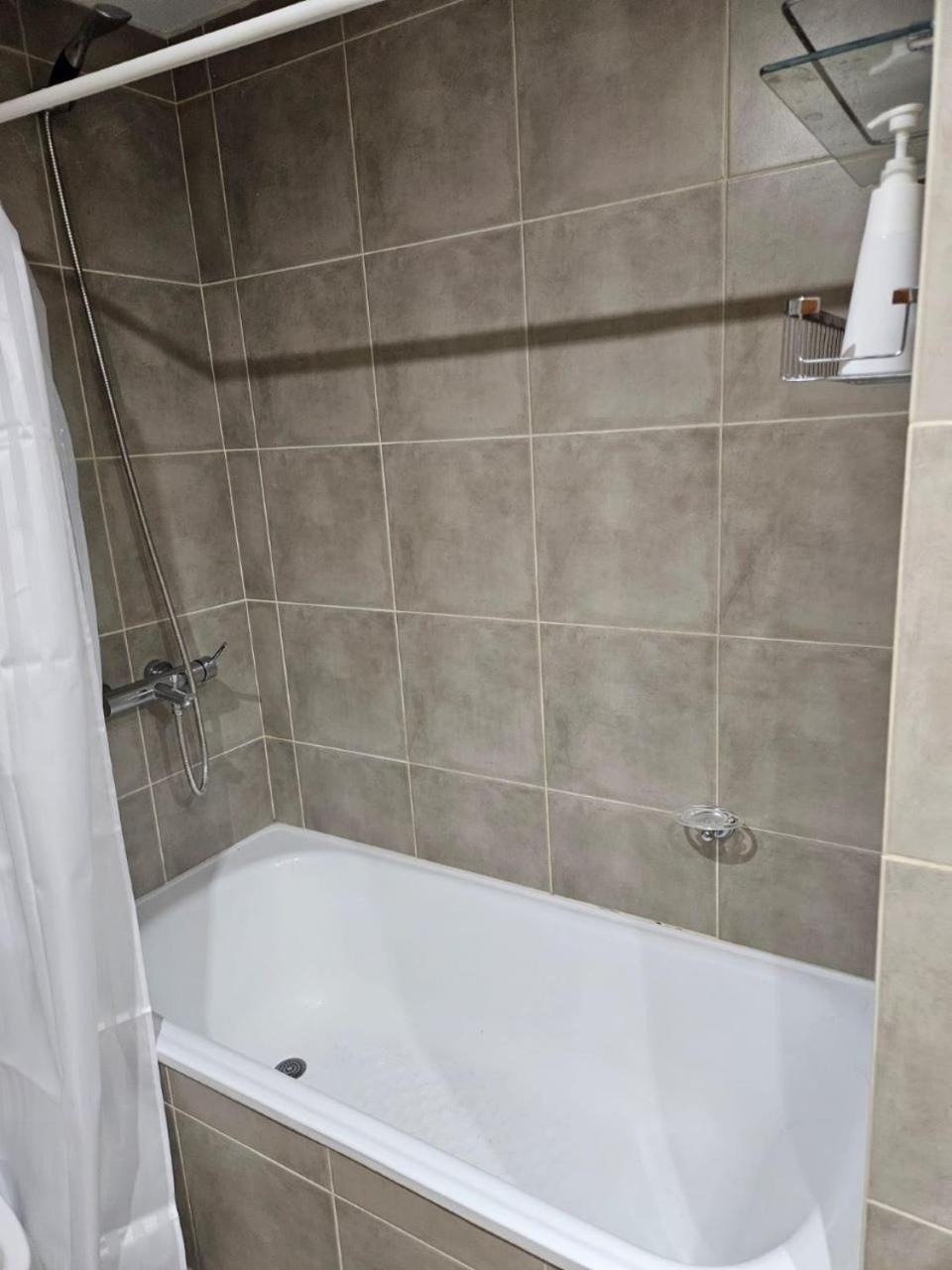 Monoambiente Encantador - Equipado - Chic -Almagro Palermo - Metro - Cerca Santatorio Gûemes y Hospital Italia o