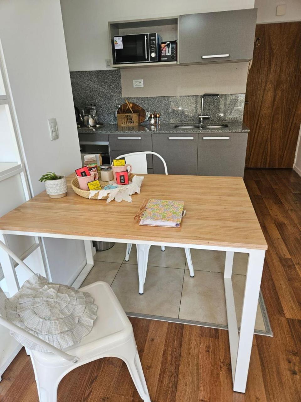 Monoambiente Encantador - Equipado - Chic -Almagro Palermo - Metro - Cerca Santatorio Gûemes y Hospital Italia o