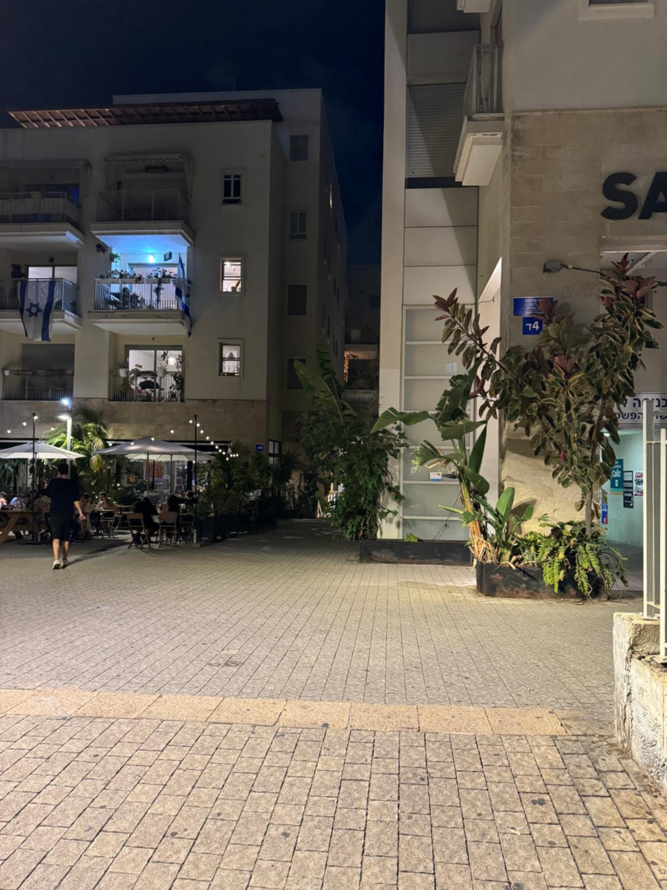 Near flea market and beach