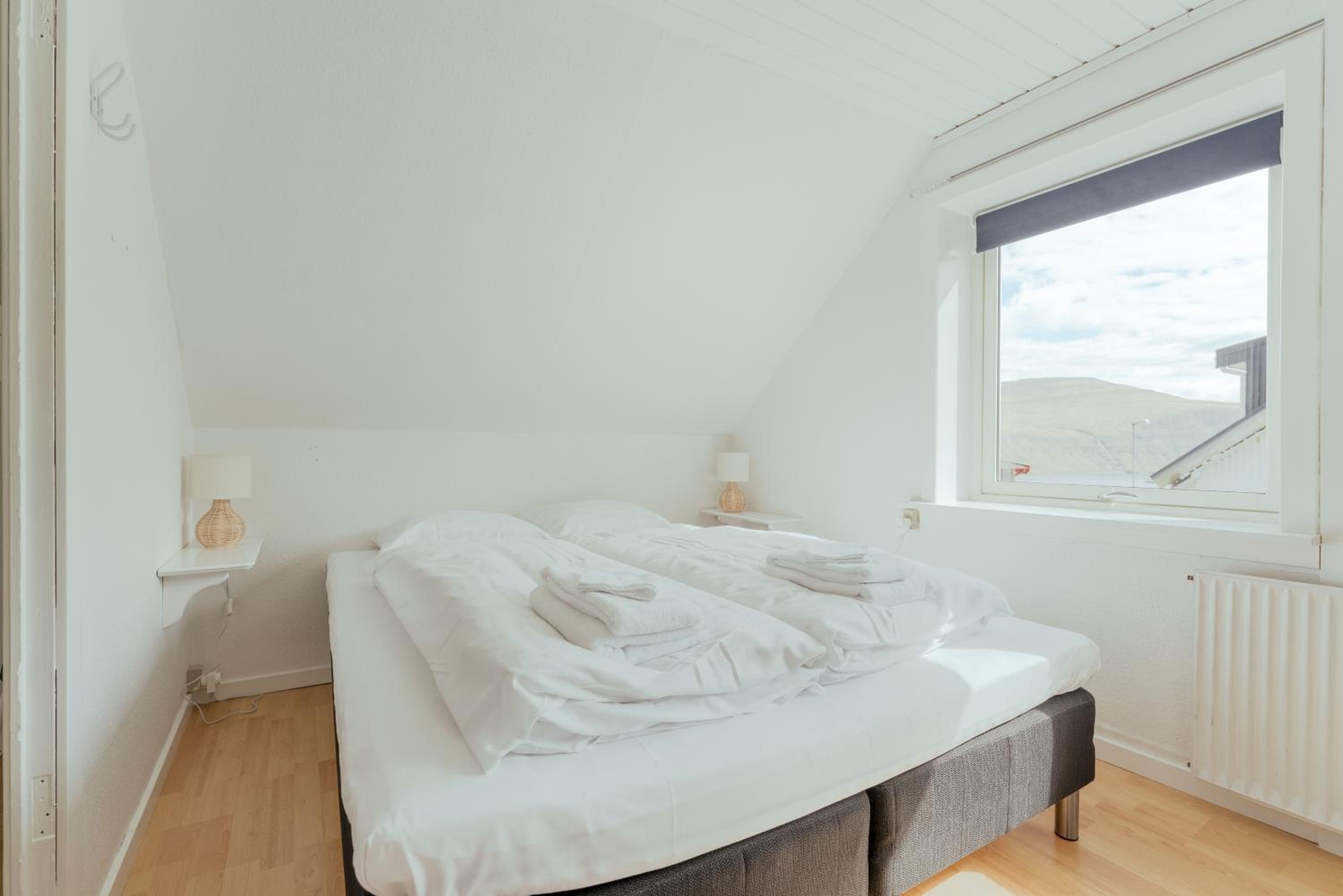 Charming 2BR Retreat in Vestmanna