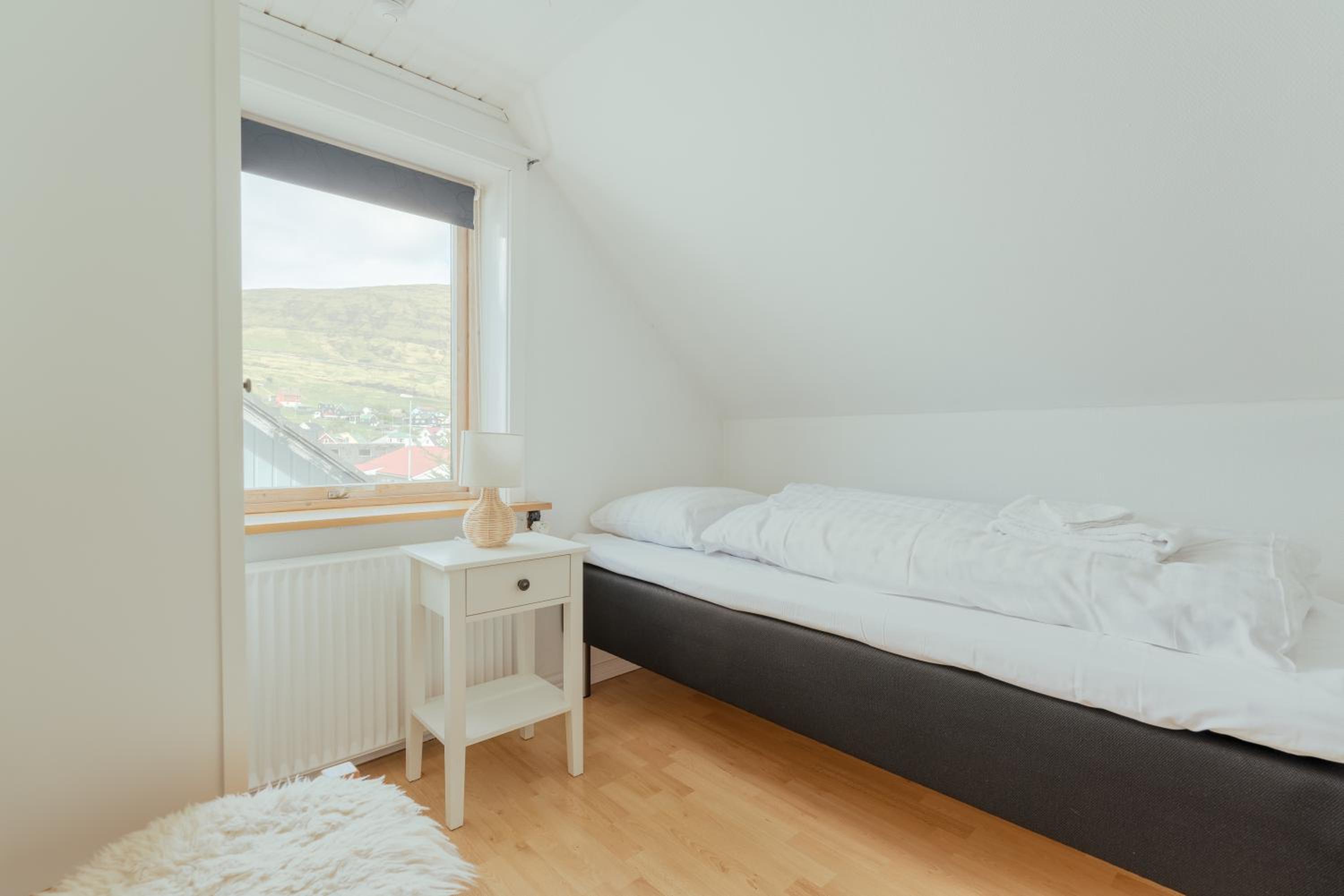 Charming 2BR Retreat in Vestmanna