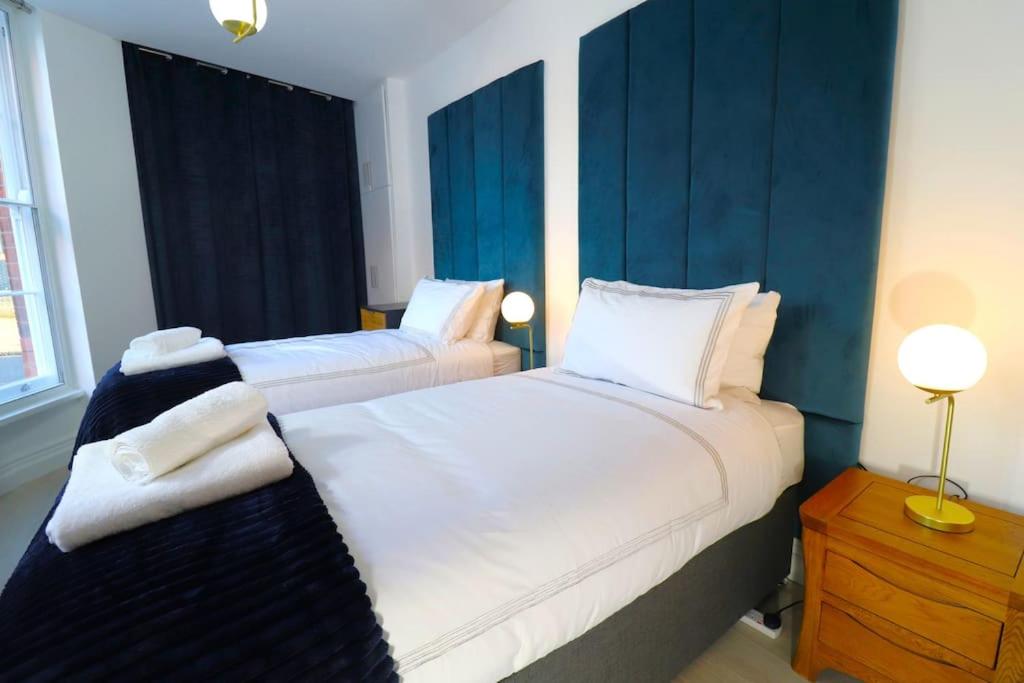 Diamond Place -Luxury 2-Bedroom Flat, Parking, WiFi, Netflix, Central Location view 2