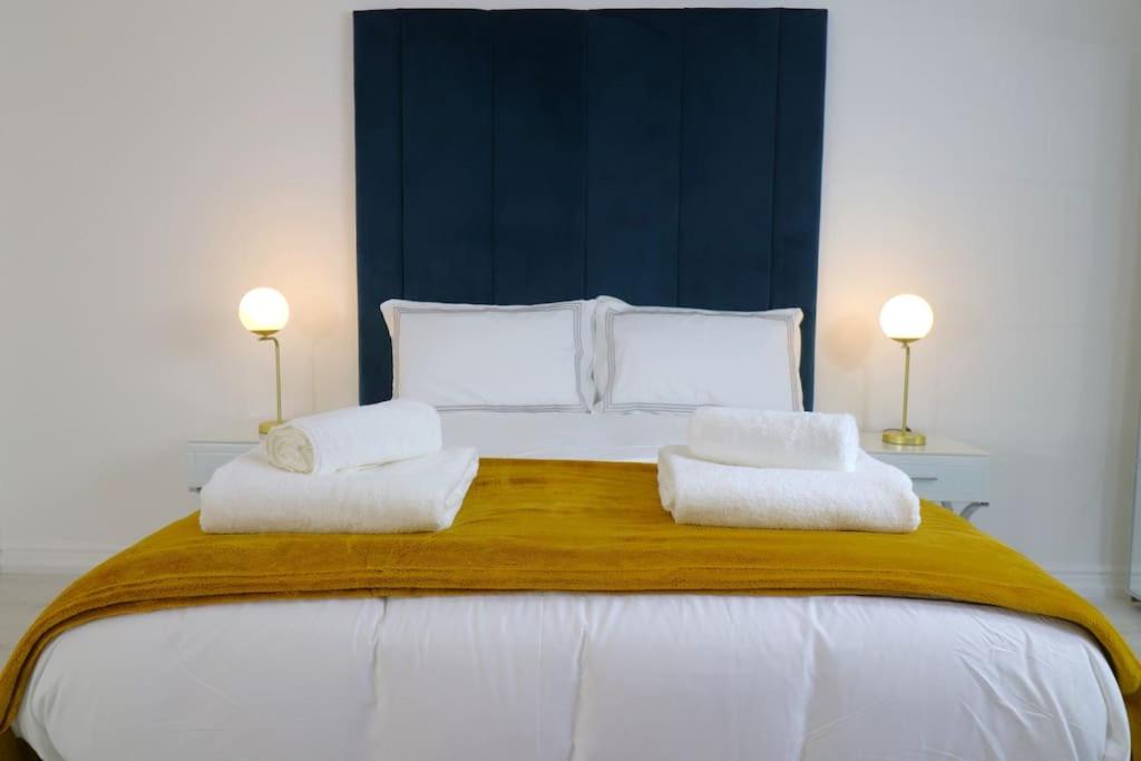Diamond Place -Luxury 2-Bedroom Flat, Parking, WiFi, Netflix, Central Location view 4