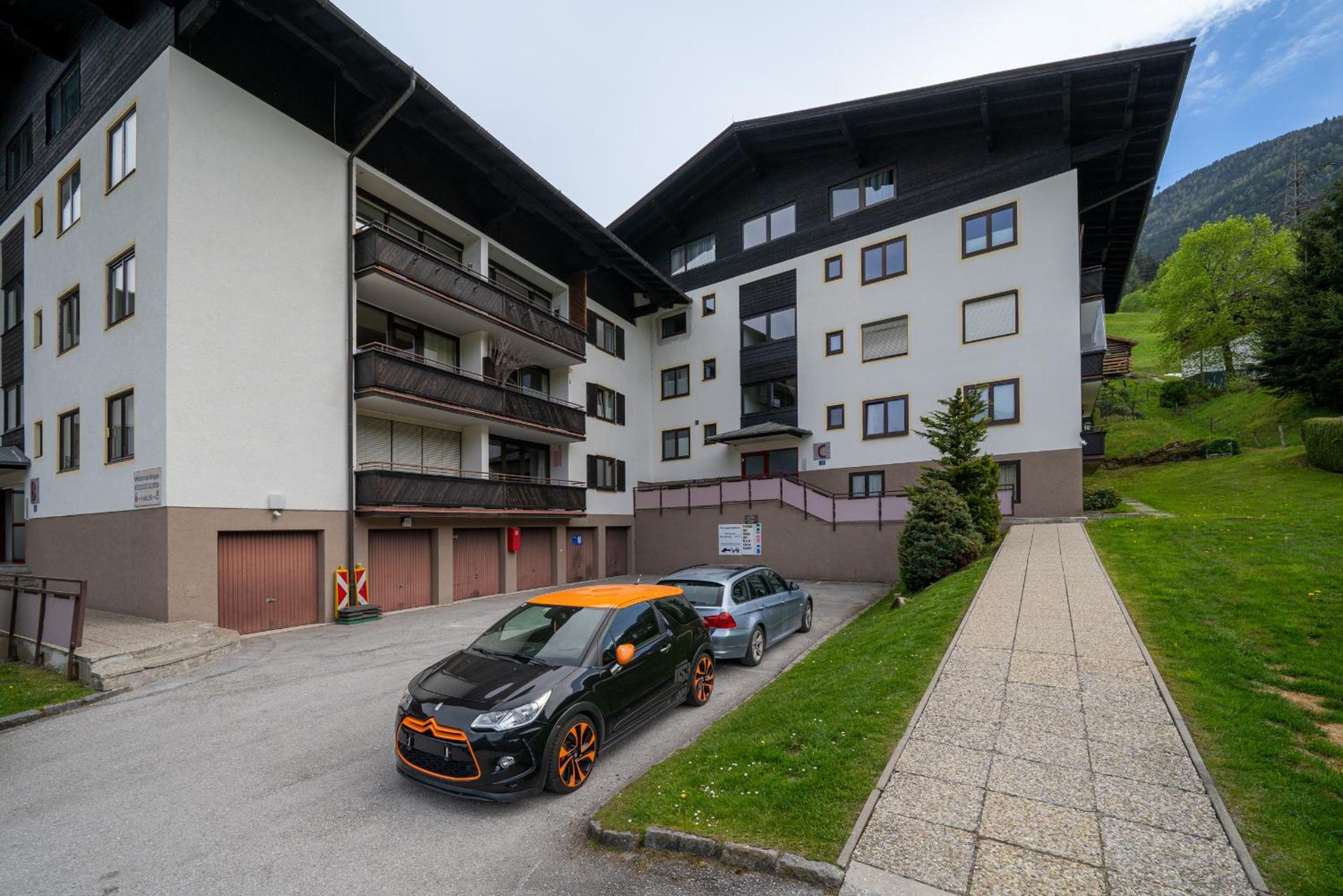 Apartmant Roleen TopC32 by Four Seasons Apartment view 3