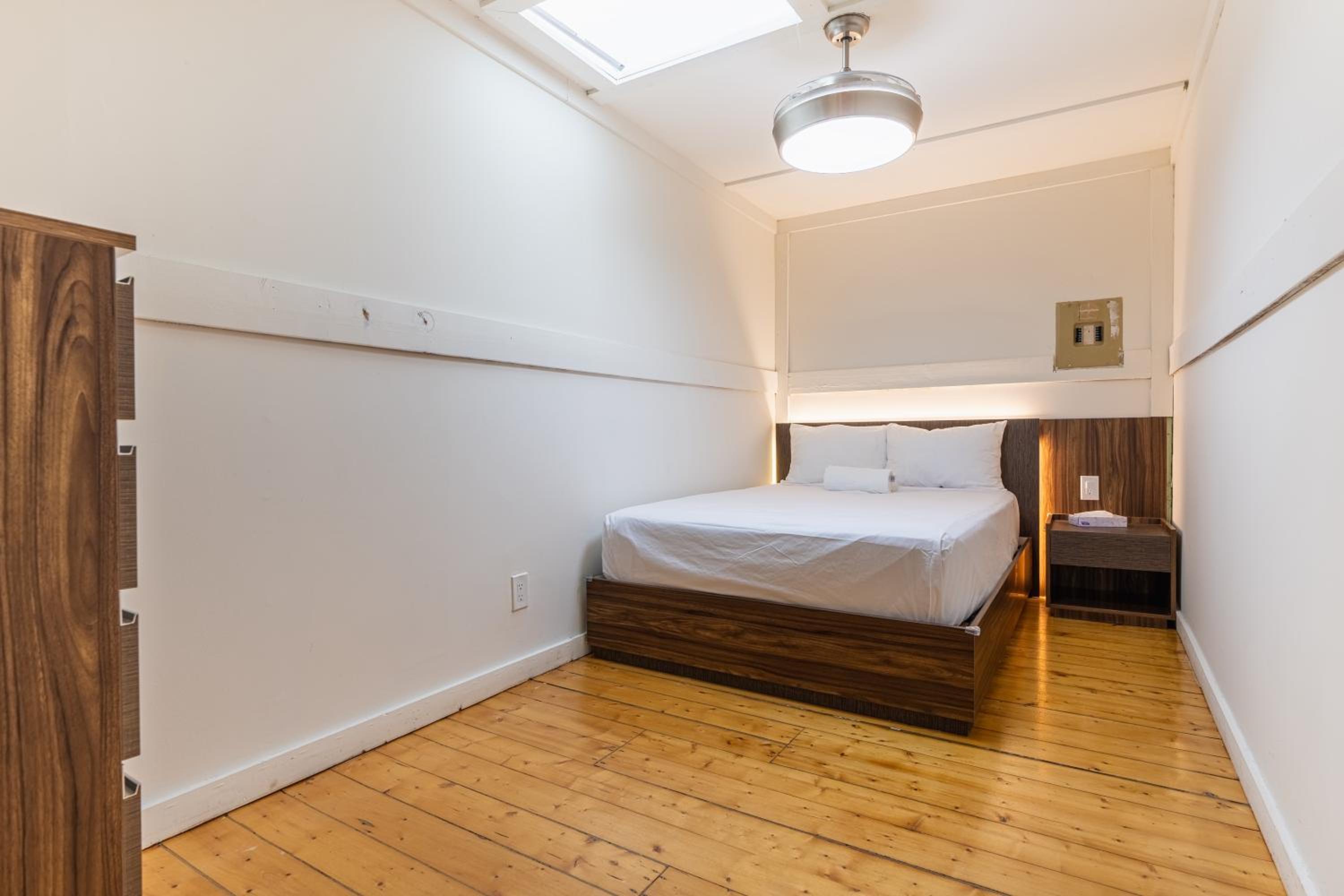 The Long Beach Resort - Beachfront Cottages & Townhouse Suites