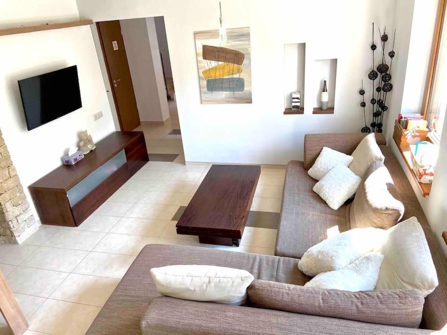 Stylish holiday house close to the beach view 4