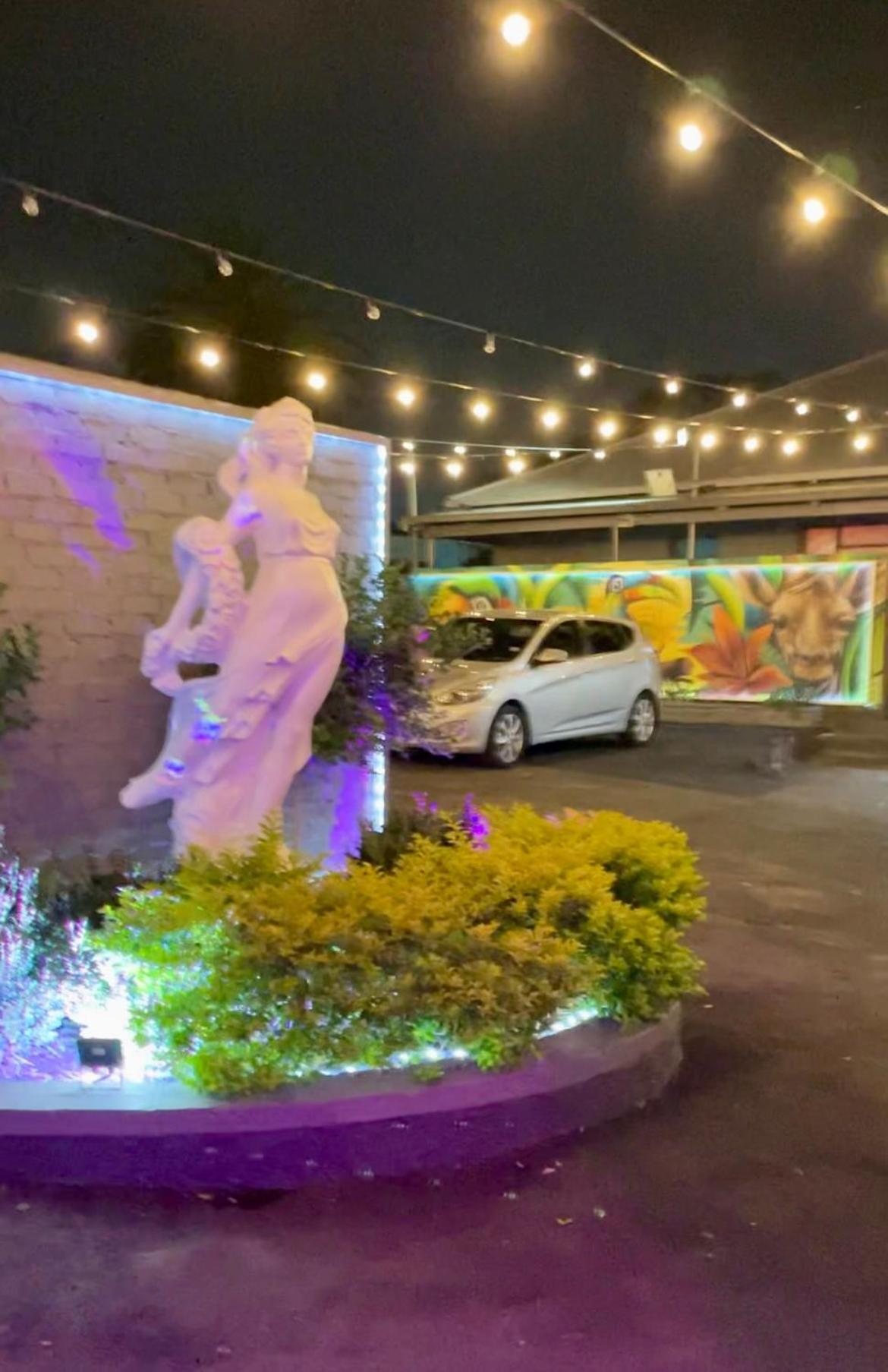 Evans Village - Apartments & Spa