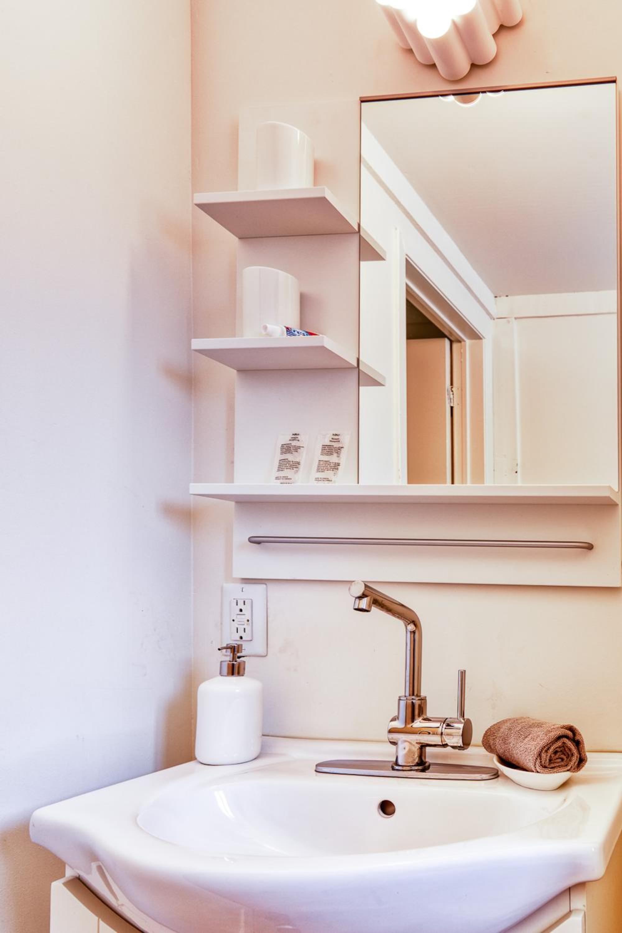 The Long Beach Resort - Beachfront Cottages & Townhouse Suites