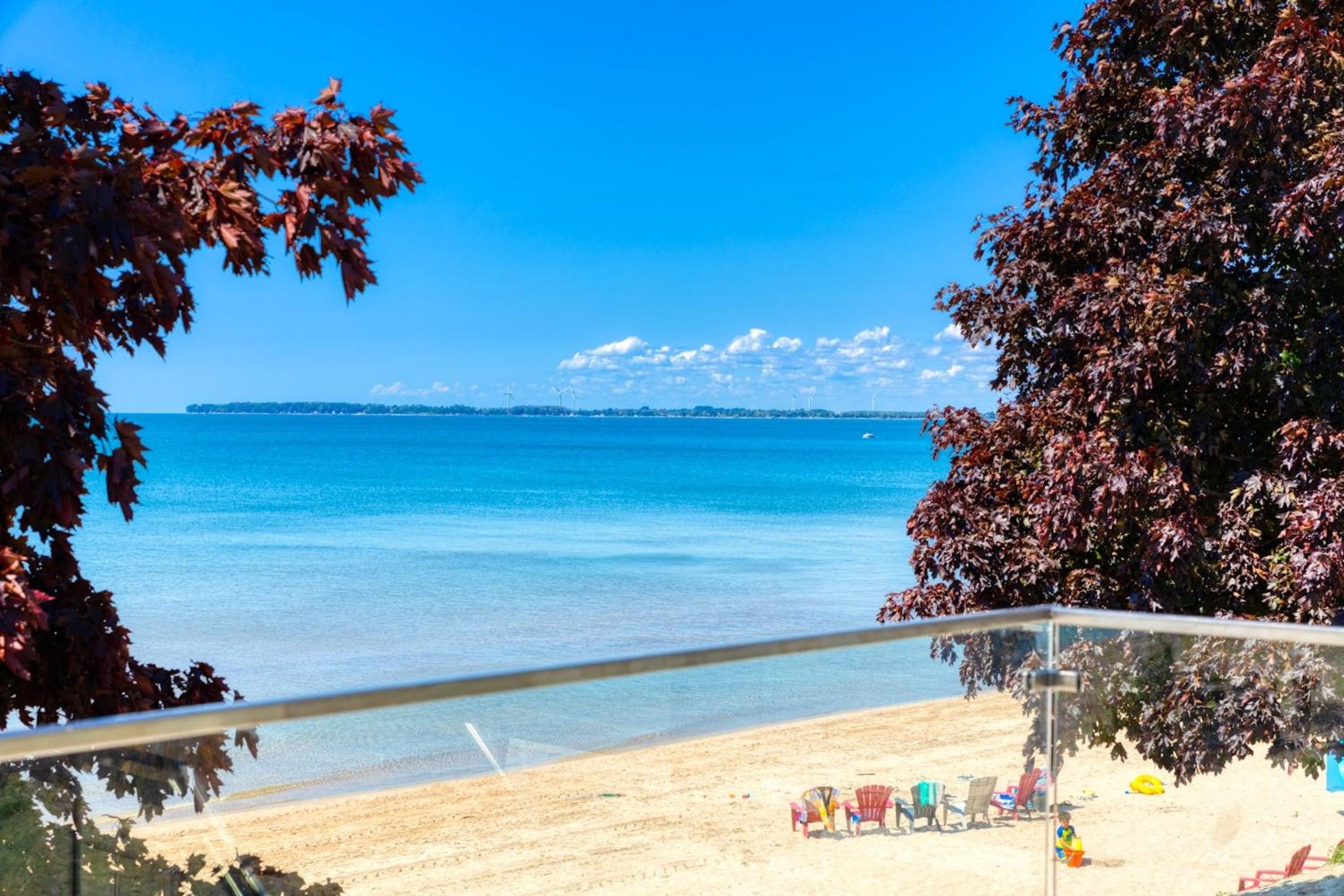 The Long Beach Resort - Beachfront Cottages & Townhouse Suites