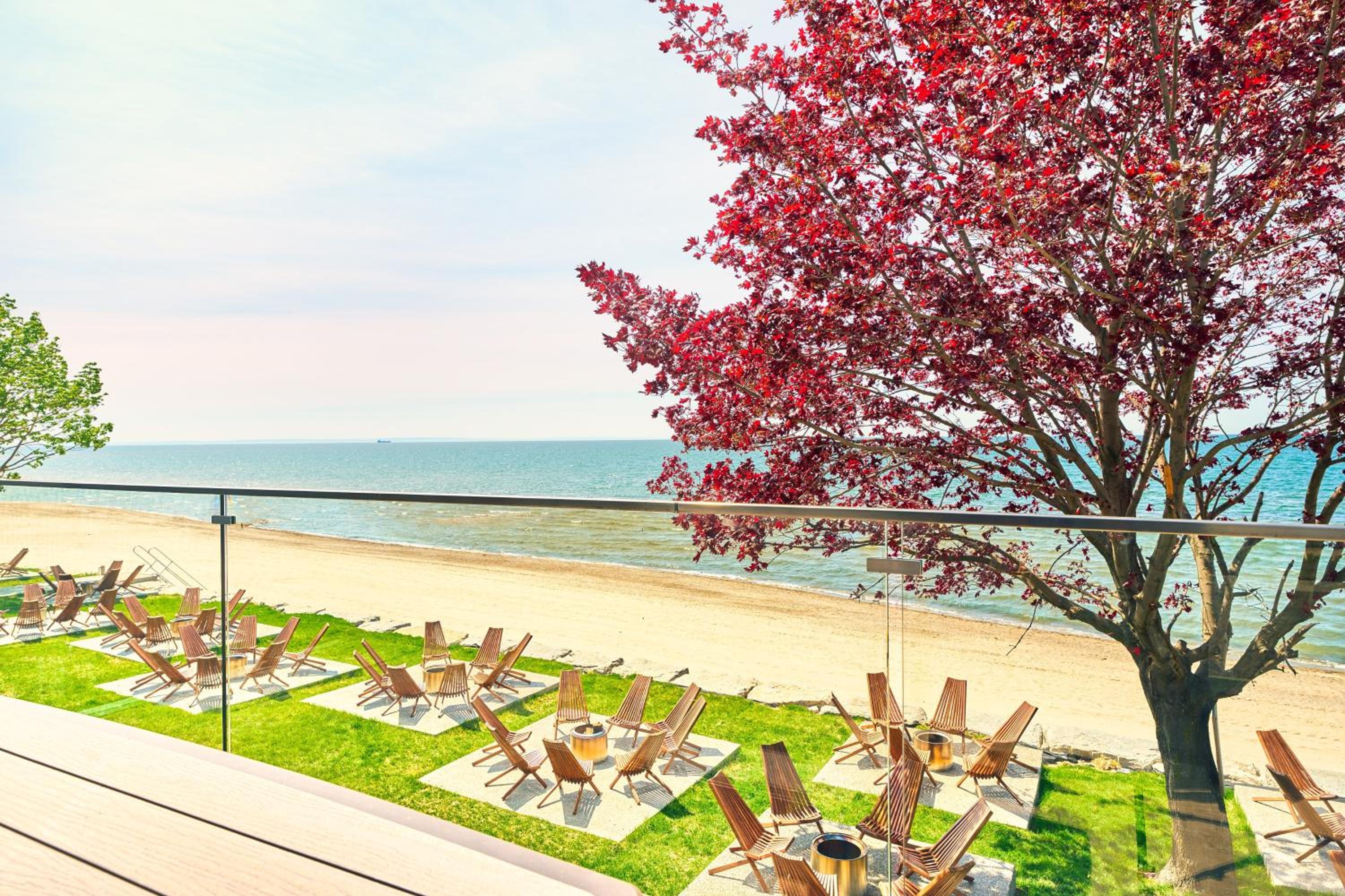 The Long Beach Resort - Beachfront Cottages & Townhouse Suites