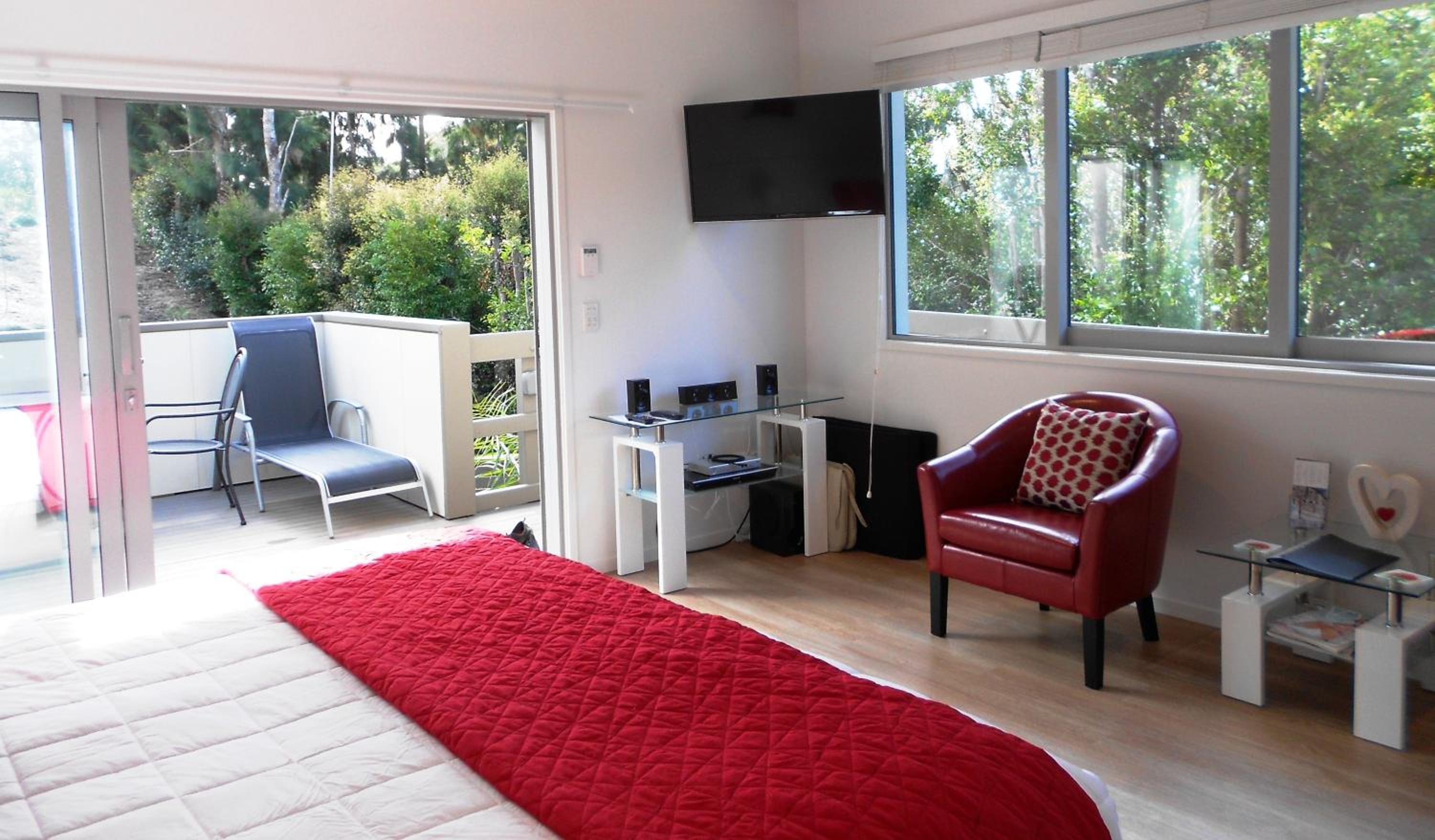 Oneroa Secret Garden Apartments view 3