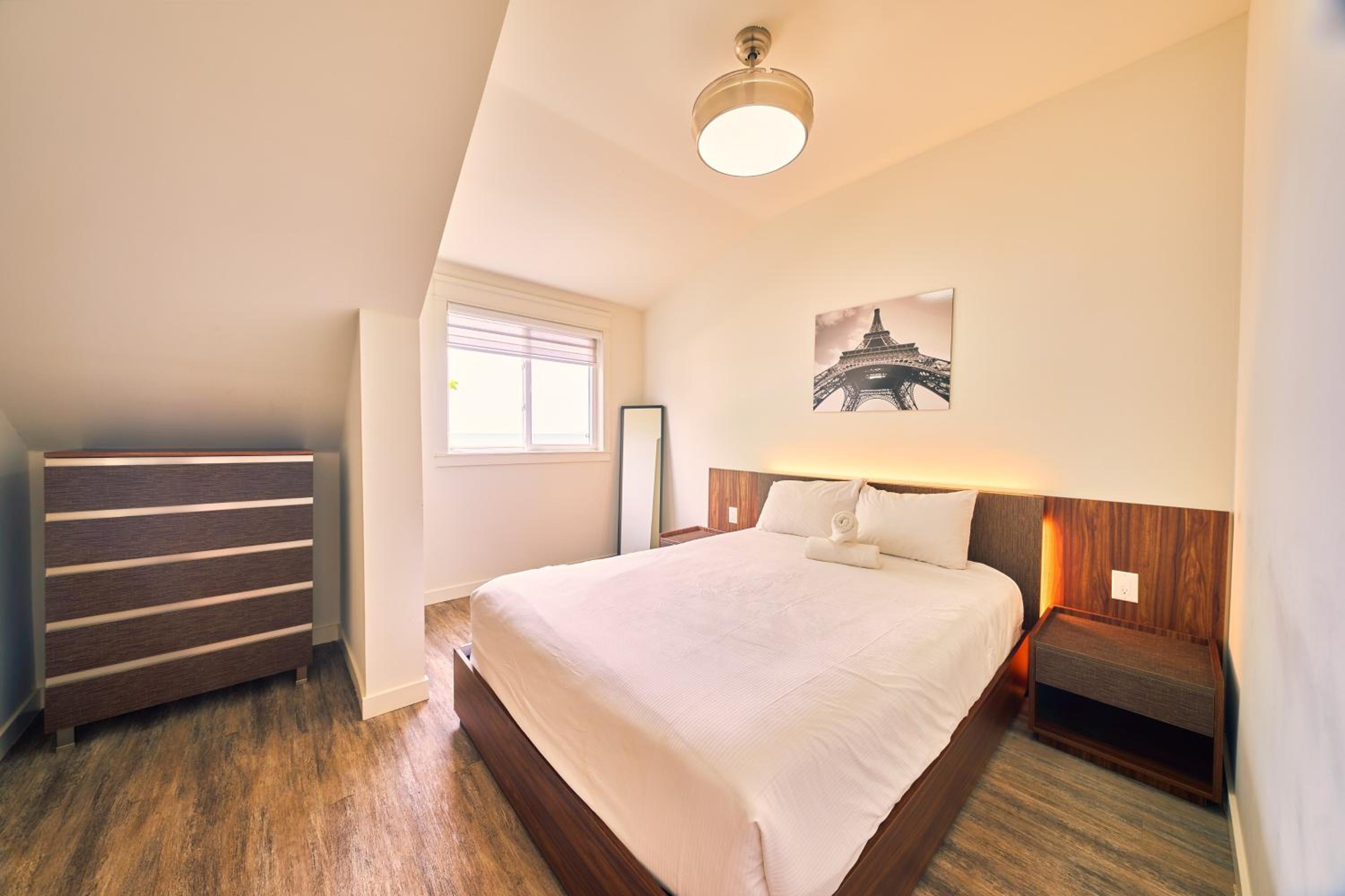 The Long Beach Resort - Beachfront Cottages & Townhouse Suites