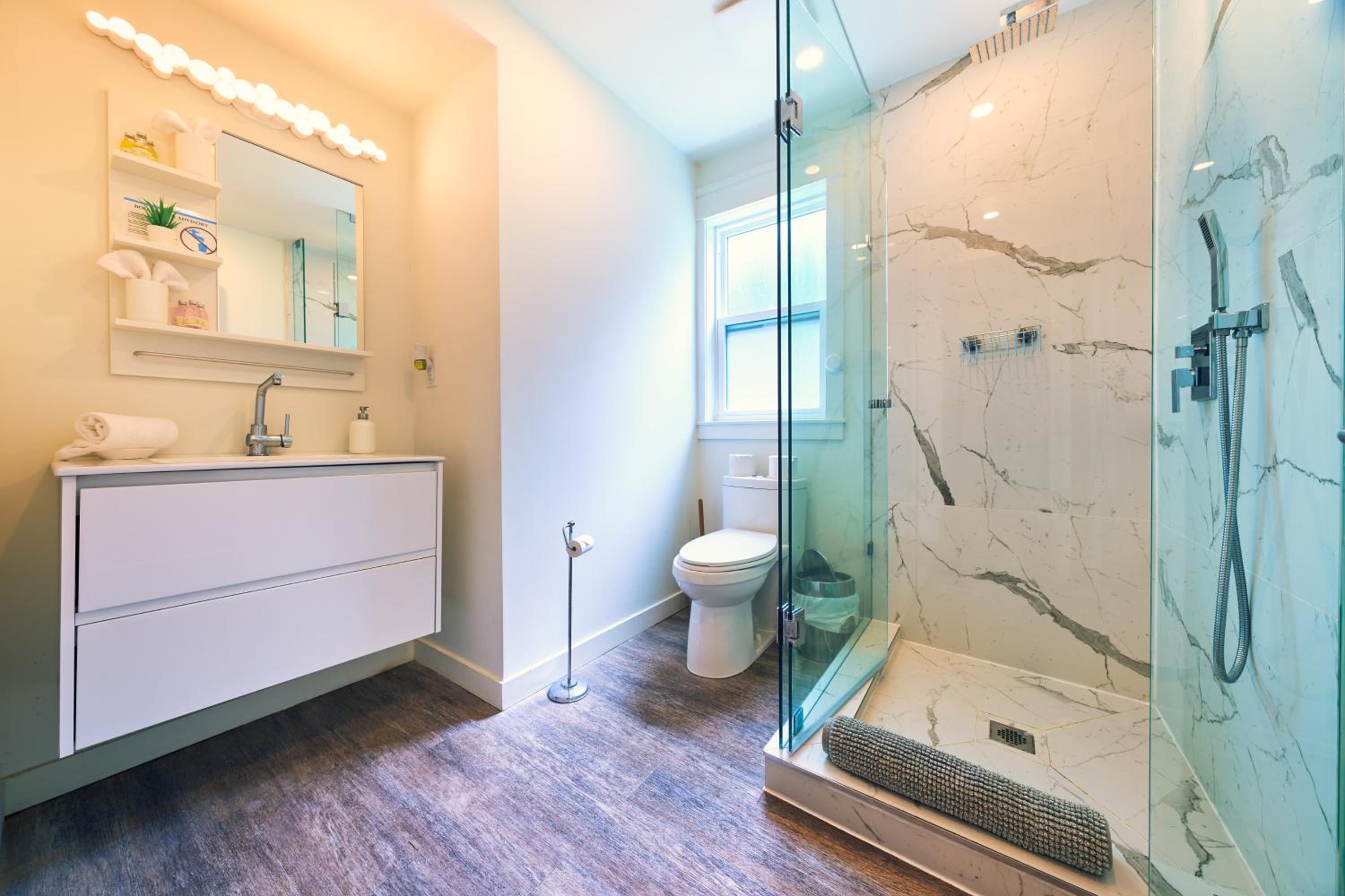 The Long Beach Resort - Beachfront Cottages & Townhouse Suites