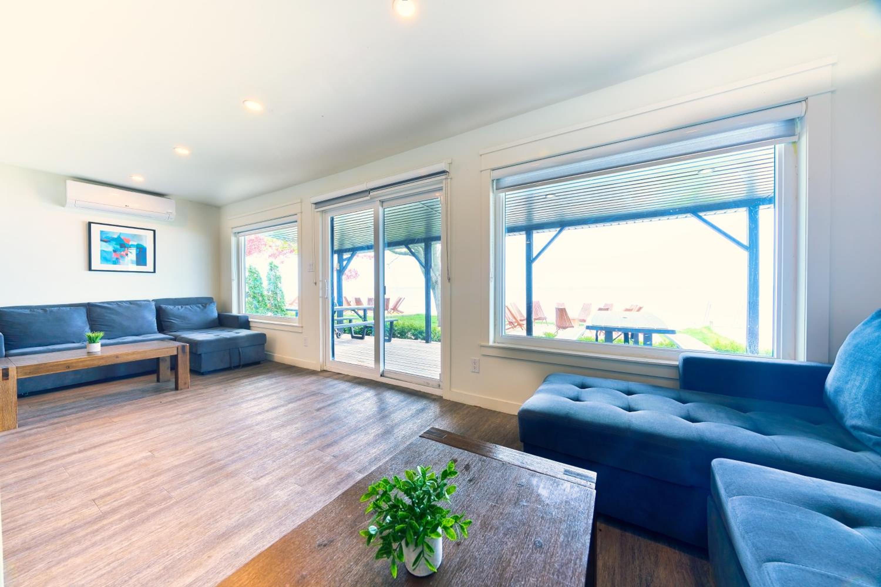 The Long Beach Resort - Beachfront Cottages & Townhouse Suites