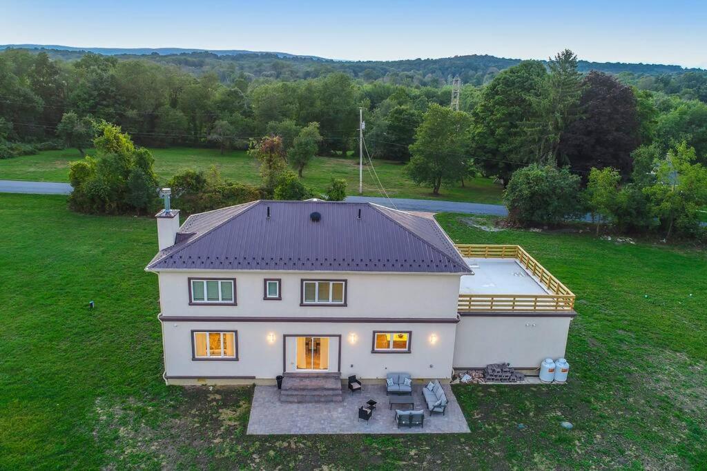 Luxurious New Countryside Home