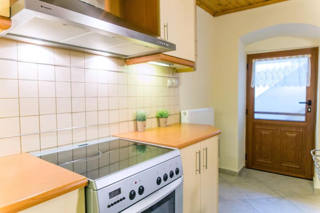 Cosy stone-built home “Hellen” view 4