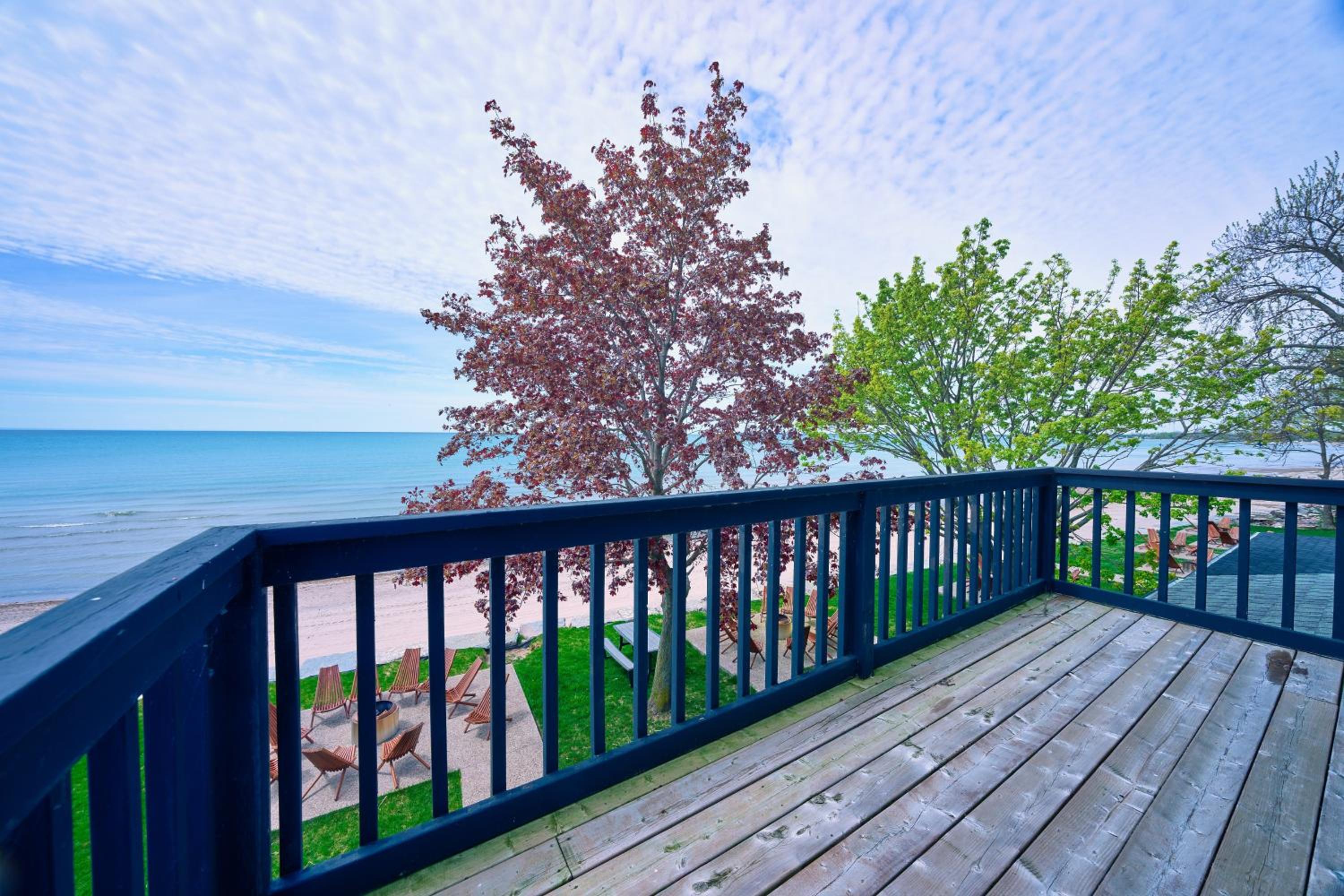 The Long Beach Resort - Beachfront Cottages & Townhouse Suites