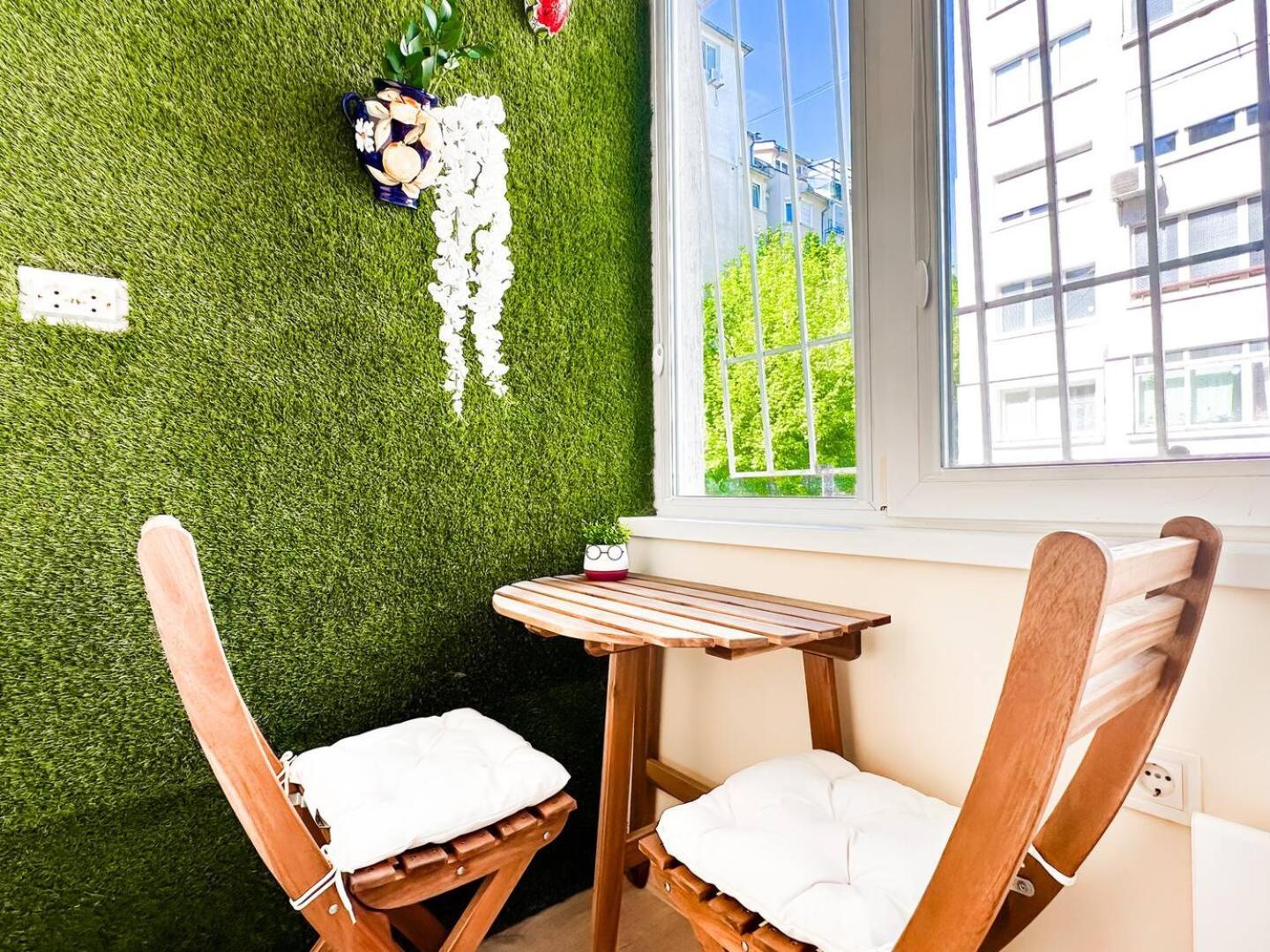 Nomad Friendly Free Parking Kitchen Ac
