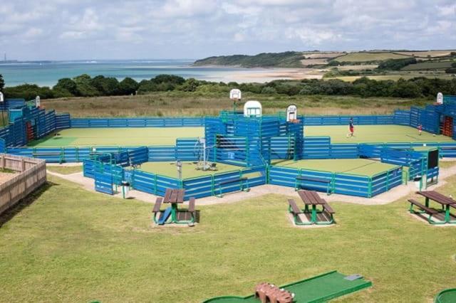 Cosy Holiday home, Thorness Bay view 5