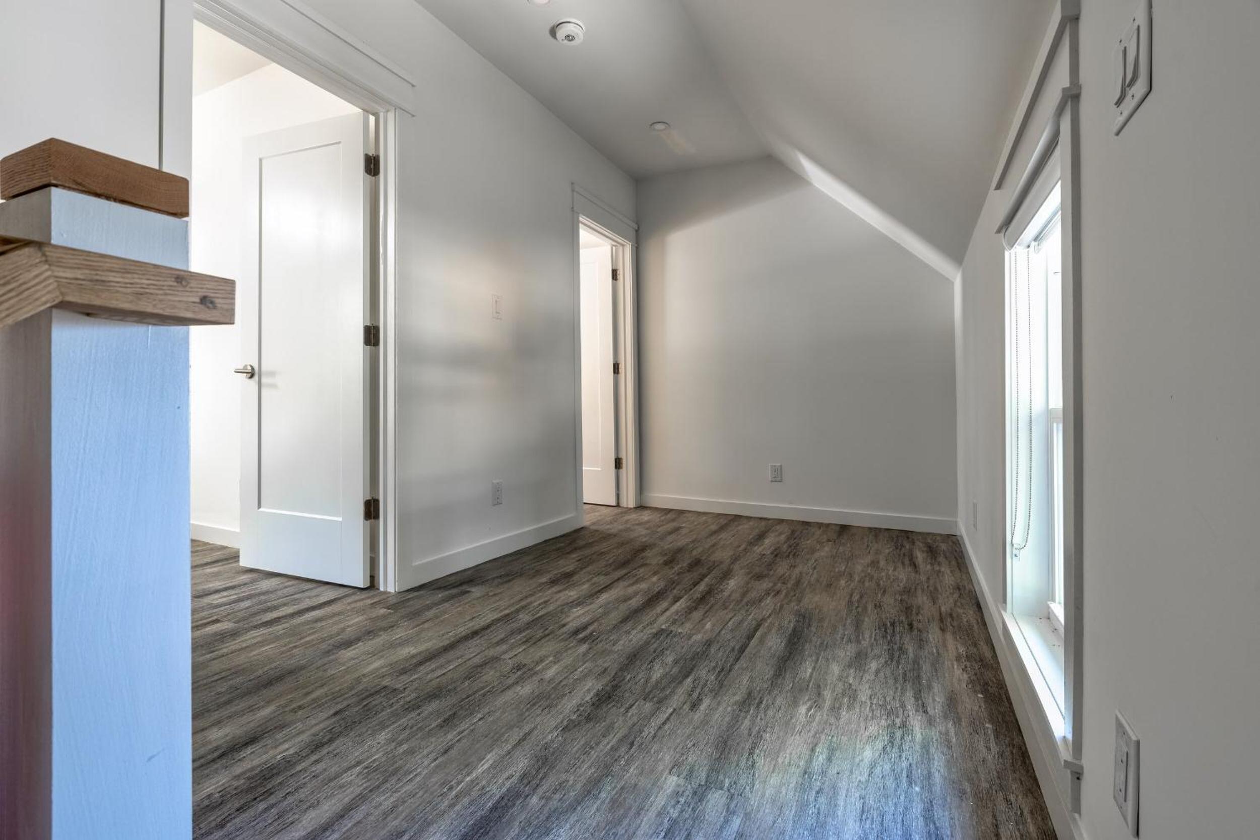 The Long Beach Resort - Beachfront Cottages & Townhouse Suites