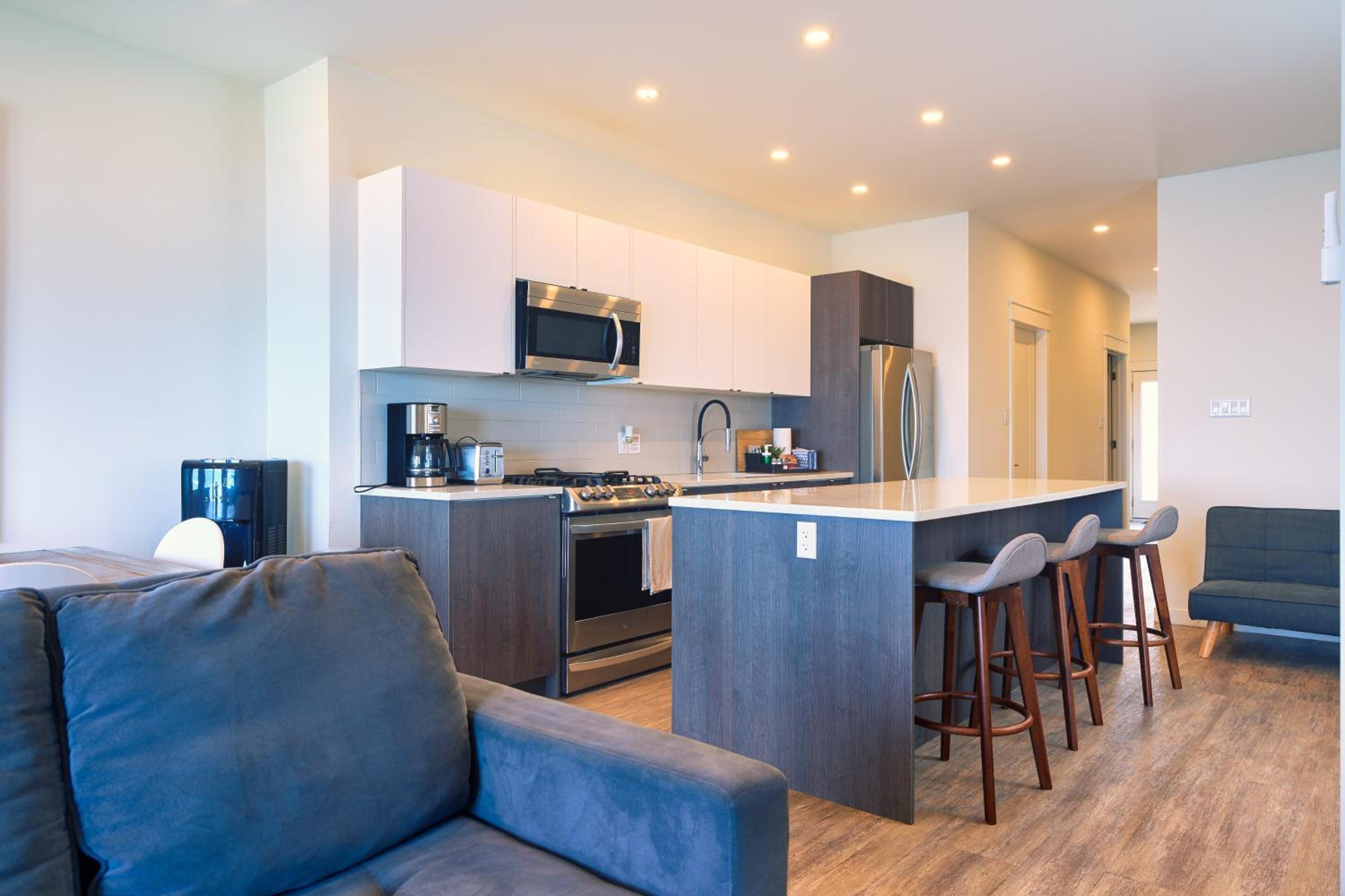 The Long Beach Resort - Beachfront Cottages & Townhouse Suites