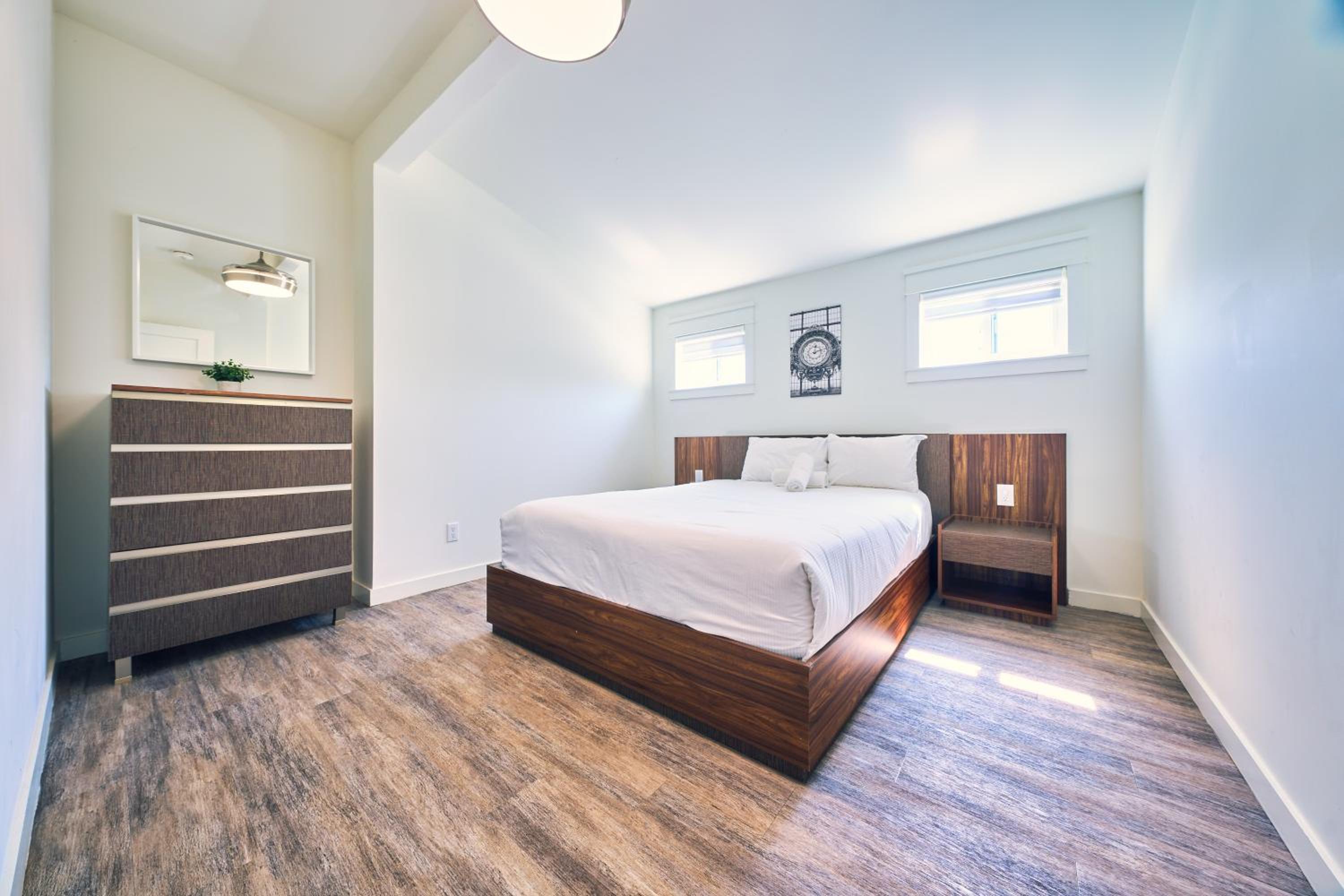 The Long Beach Resort - Beachfront Cottages & Townhouse Suites