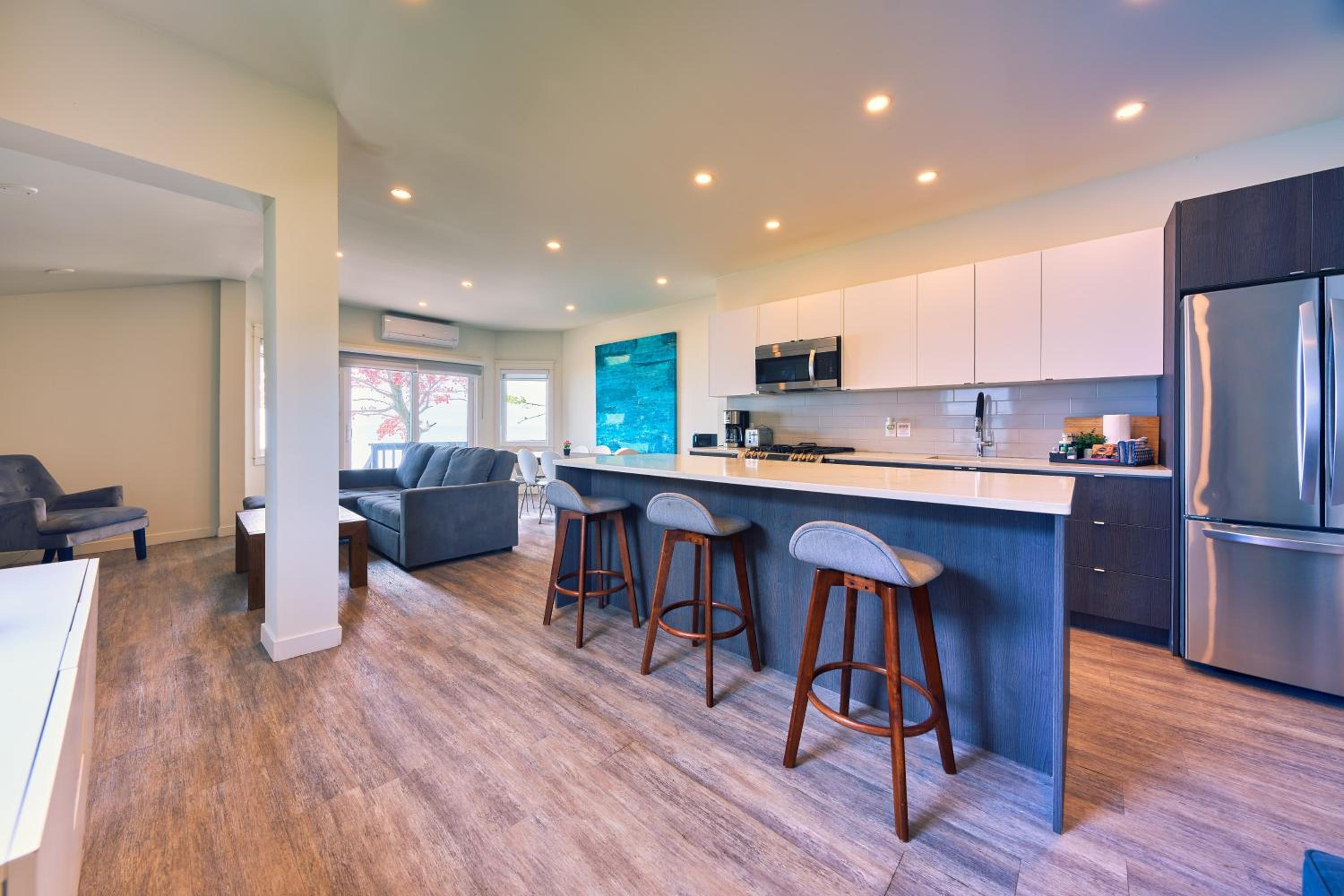 The Long Beach Resort - Beachfront Cottages & Townhouse Suites