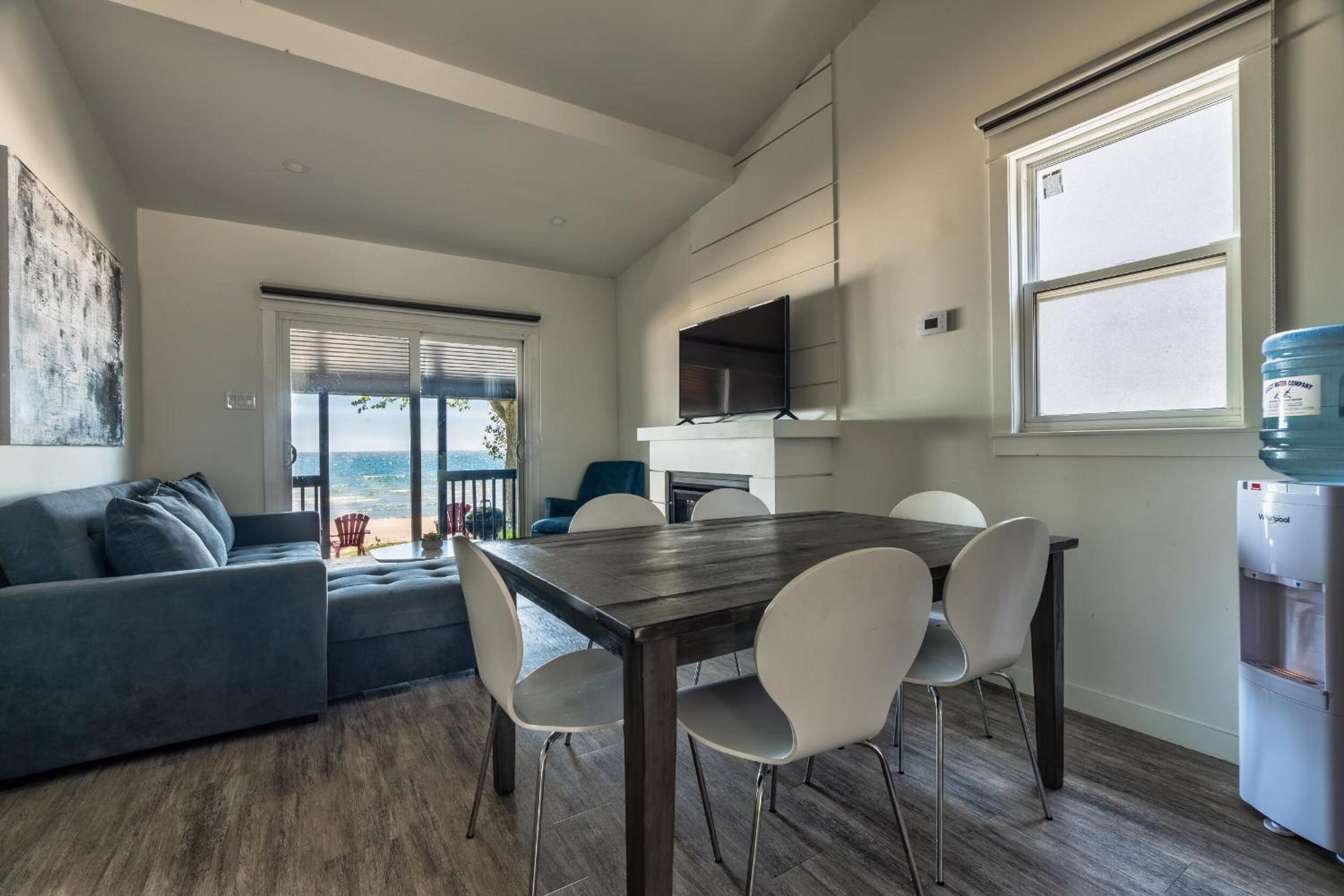The Long Beach Resort - Beachfront Cottages & Townhouse Suites