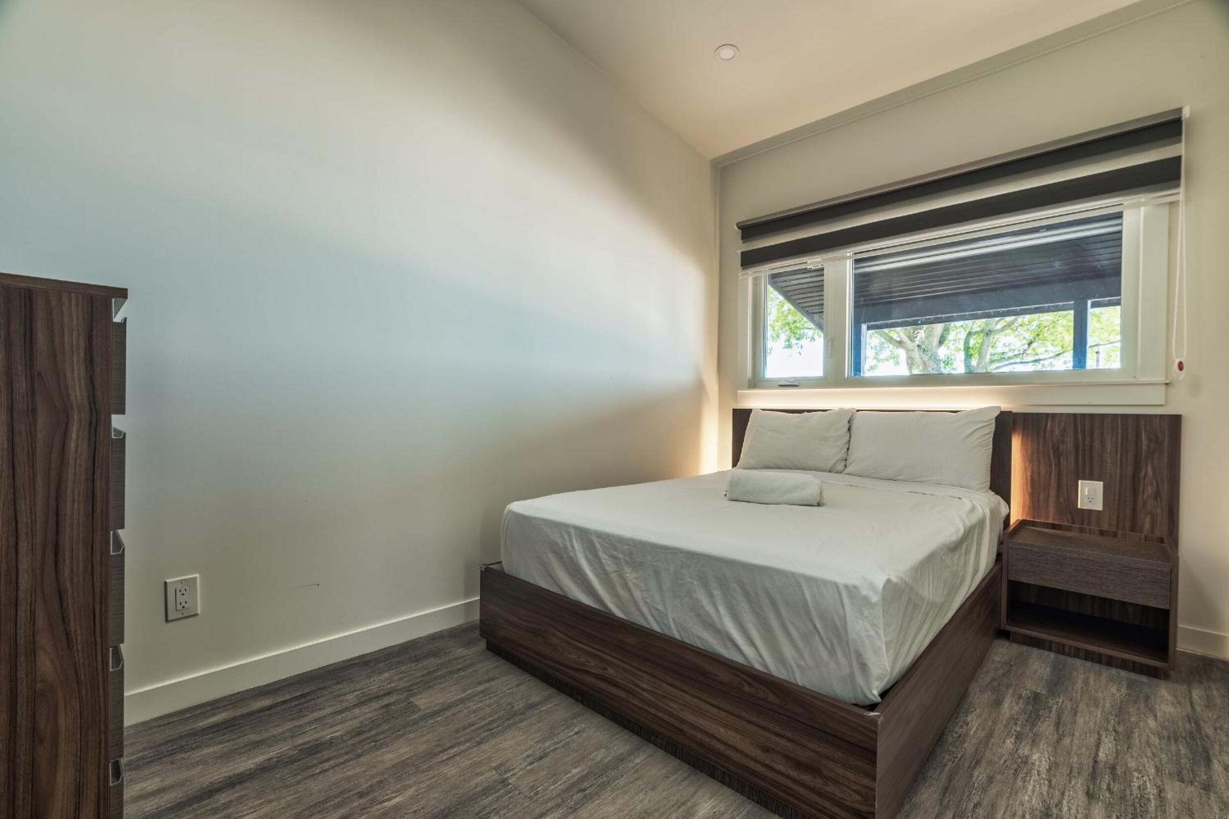 The Long Beach Resort - Beachfront Cottages & Townhouse Suites