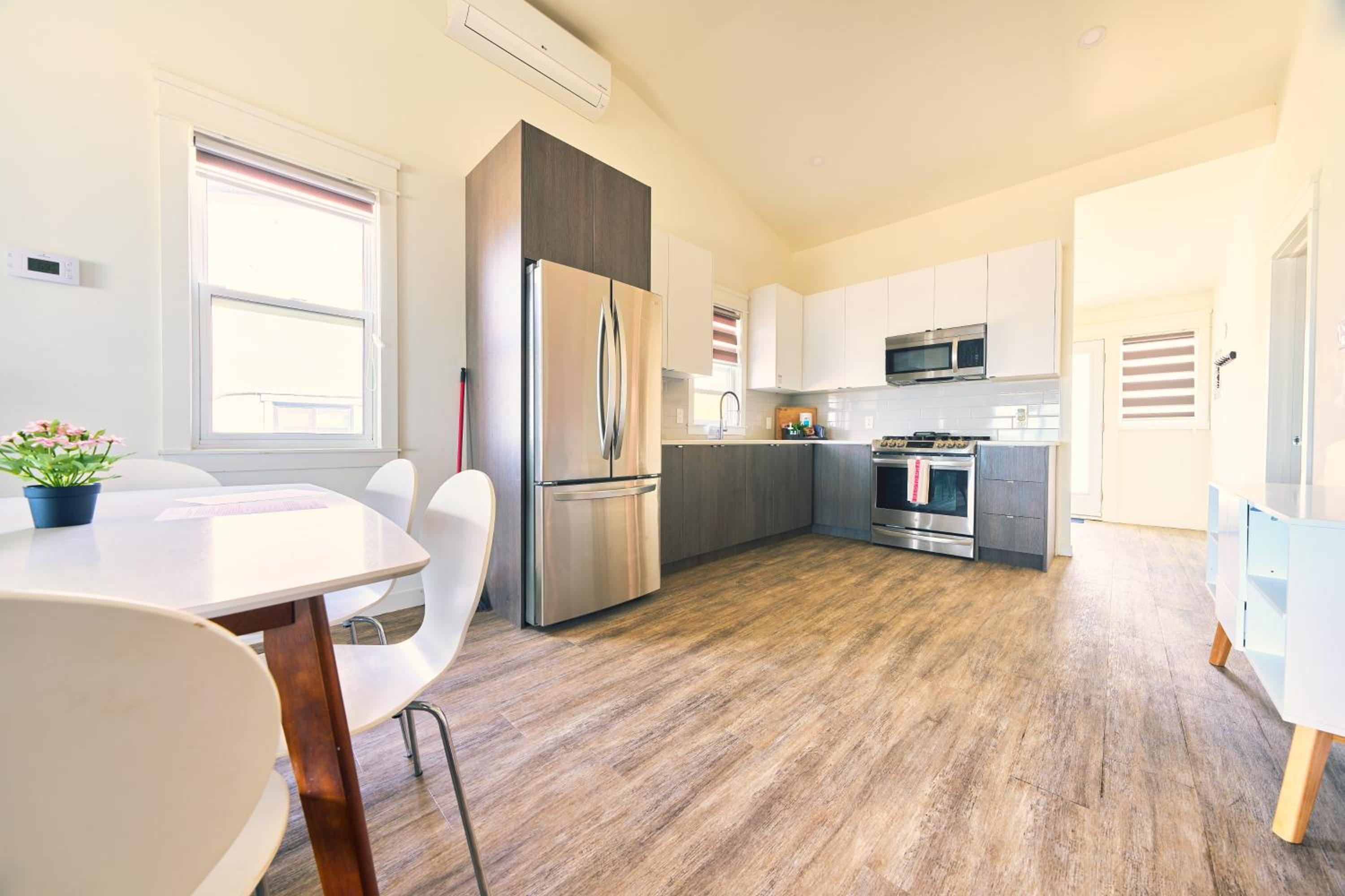 The Long Beach Resort - Beachfront Cottages & Townhouse Suites