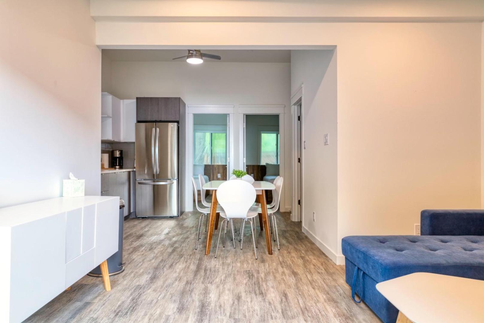 The Long Beach Resort - Beachfront Cottages & Townhouse Suites