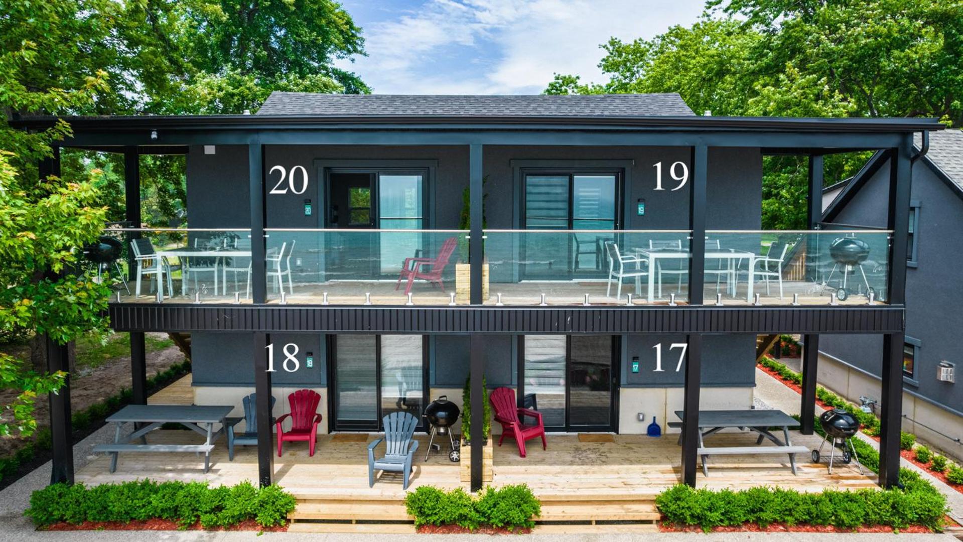 The Long Beach Resort - Beachfront Cottages & Townhouse Suites