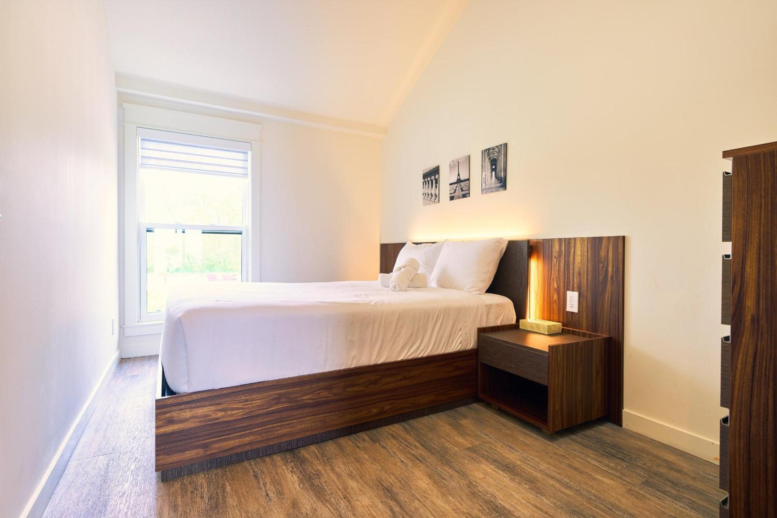 The Long Beach Resort - Beachfront Cottages & Townhouse Suites