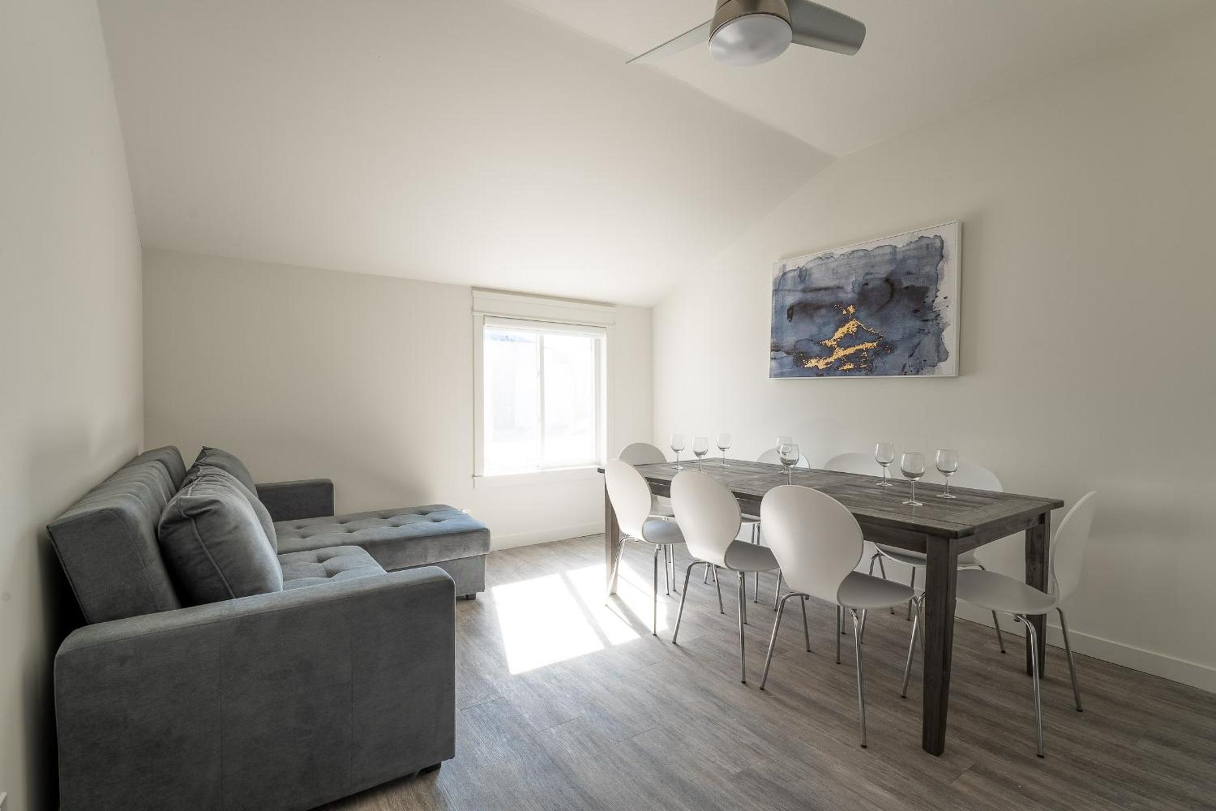 The Long Beach Resort - Beachfront Cottages & Townhouse Suites