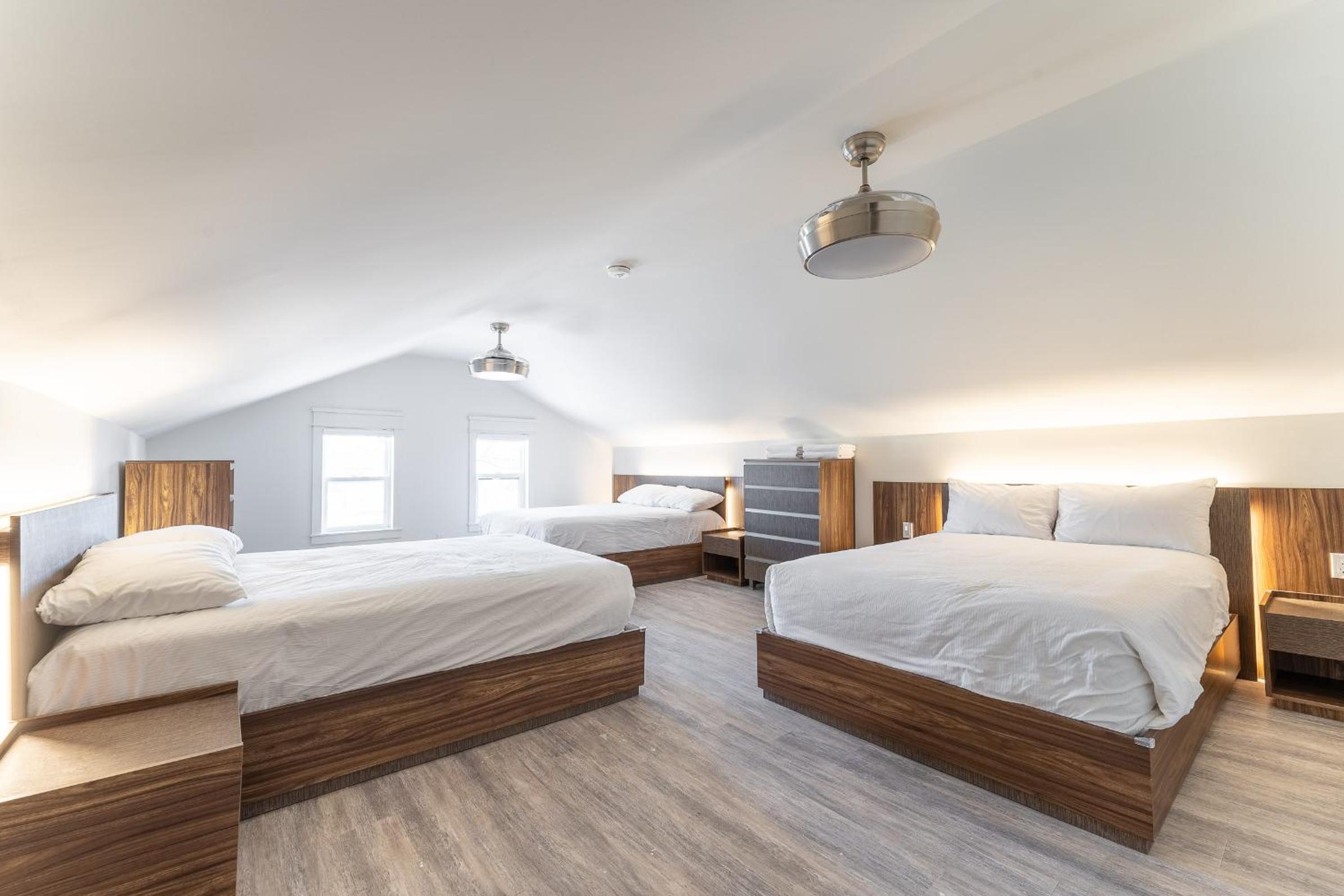 The Long Beach Resort - Beachfront Cottages & Townhouse Suites