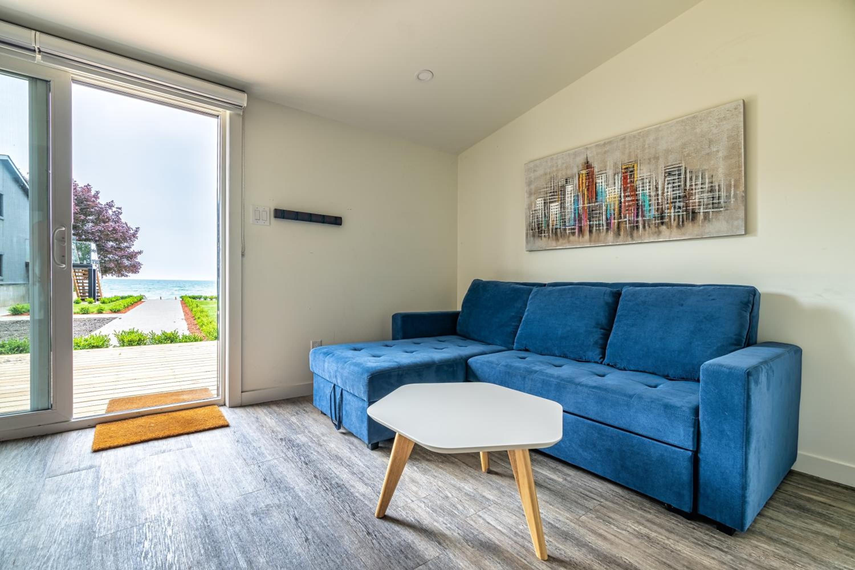 The Long Beach Resort - Beachfront Cottages & Townhouse Suites