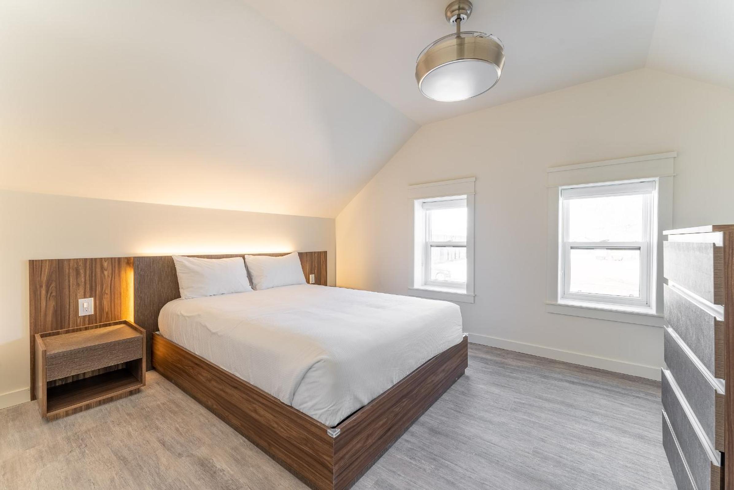 The Long Beach Resort - Beachfront Cottages & Townhouse Suites