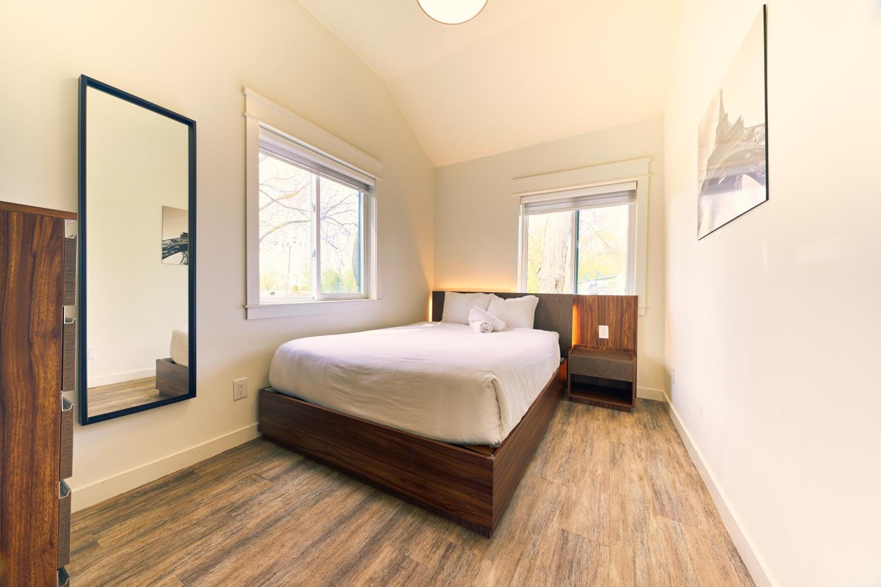 The Long Beach Resort - Beachfront Cottages & Townhouse Suites