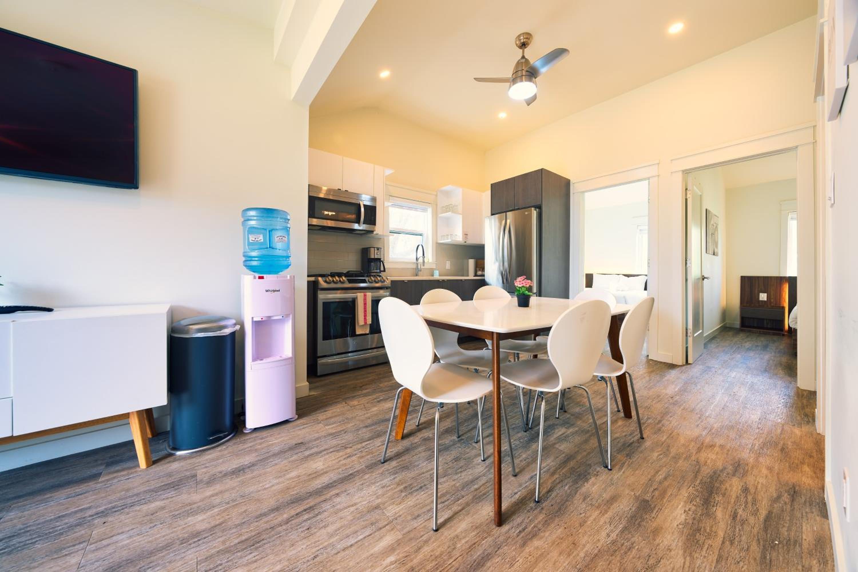 The Long Beach Resort - Beachfront Cottages & Townhouse Suites