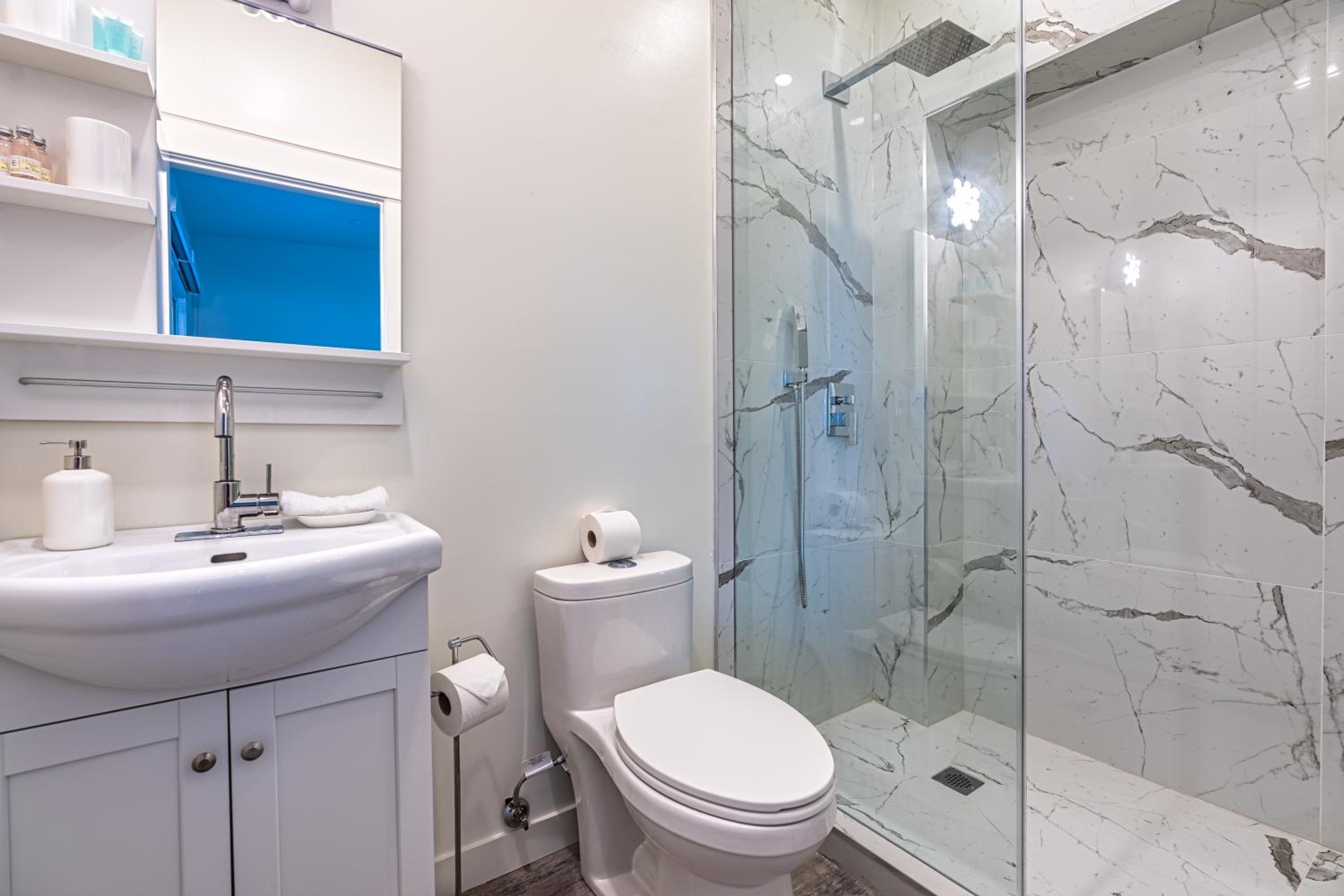 The Long Beach Resort - Beachfront Cottages & Townhouse Suites