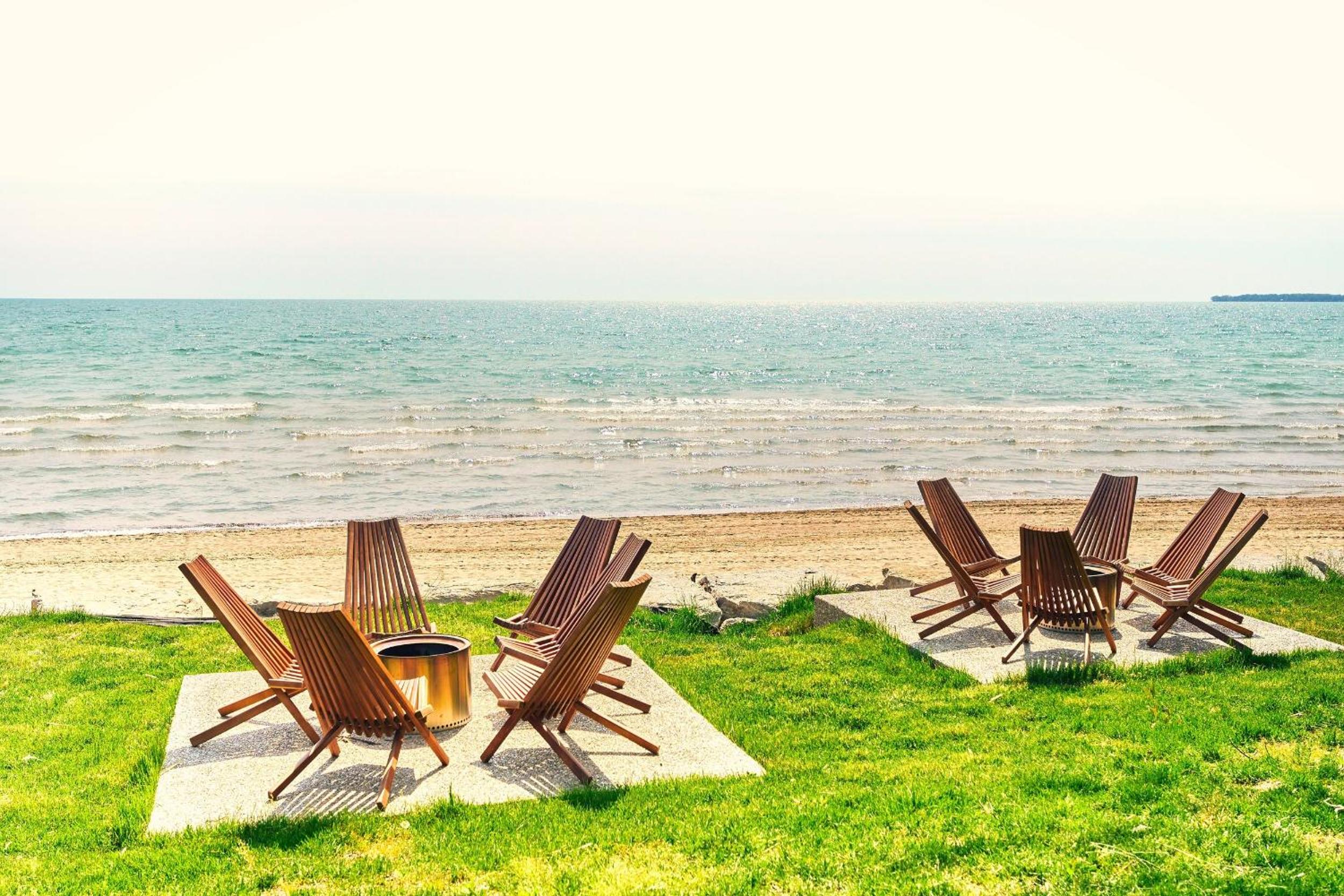 The Long Beach Resort - Beachfront Cottages & Townhouse Suites