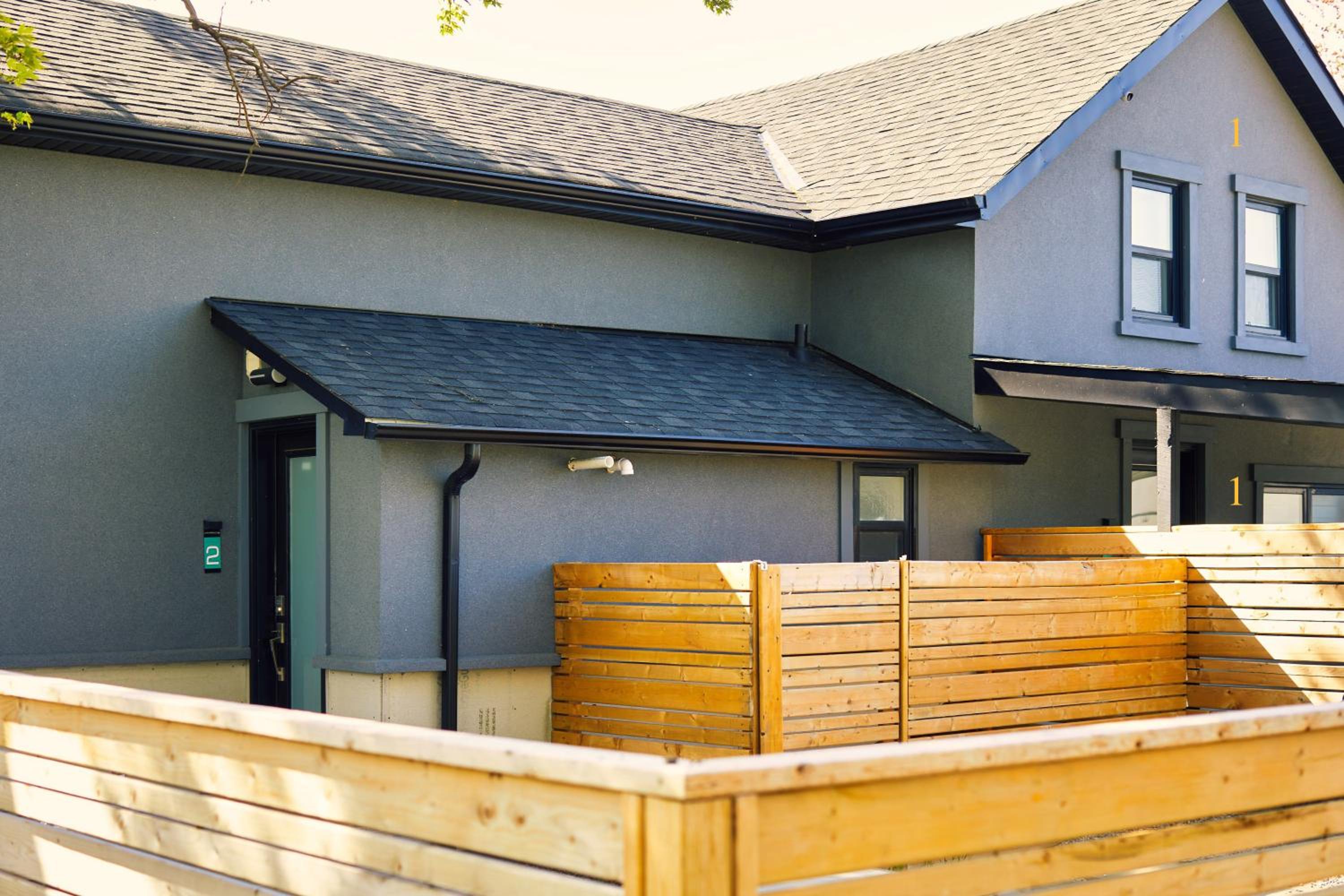 The Long Beach Resort - Beachfront Cottages & Townhouse Suites