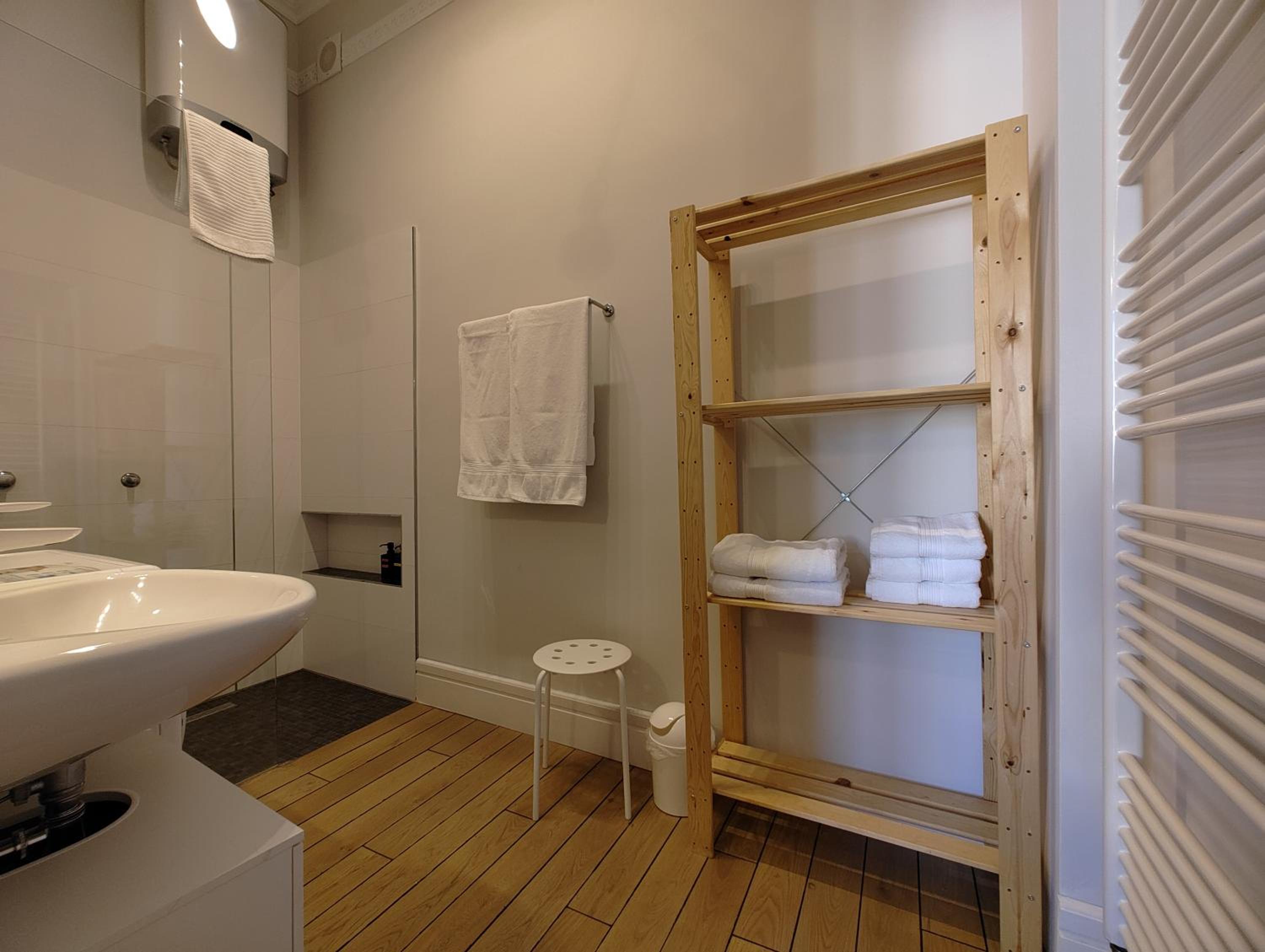 Apartment Theatrum