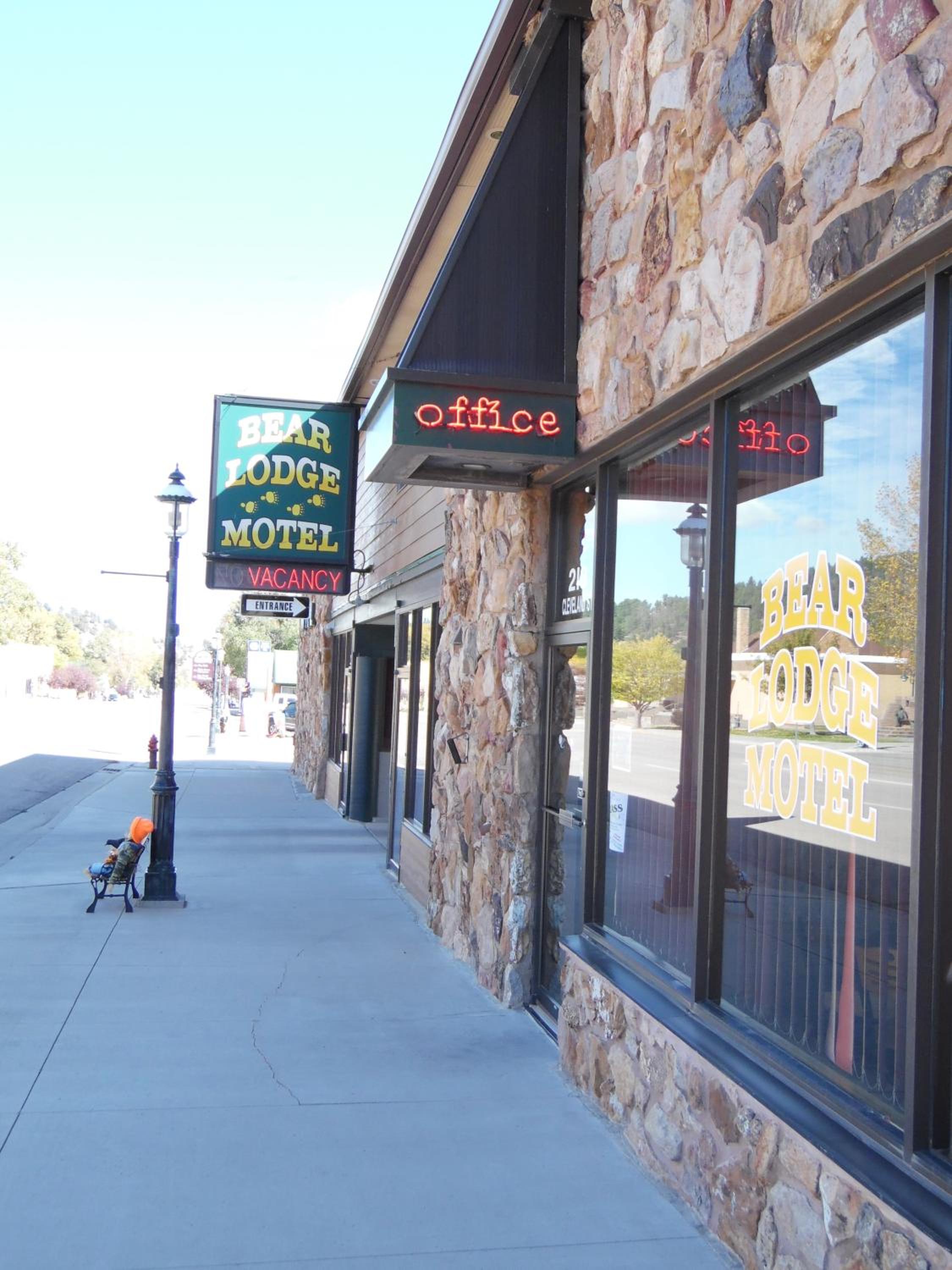Bear Lodge Motel