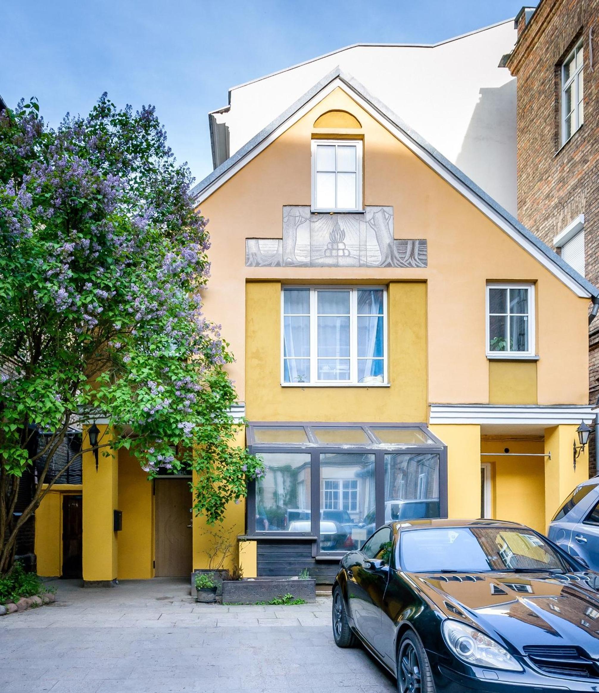 Cathedral apartment, perfect for couples view 2