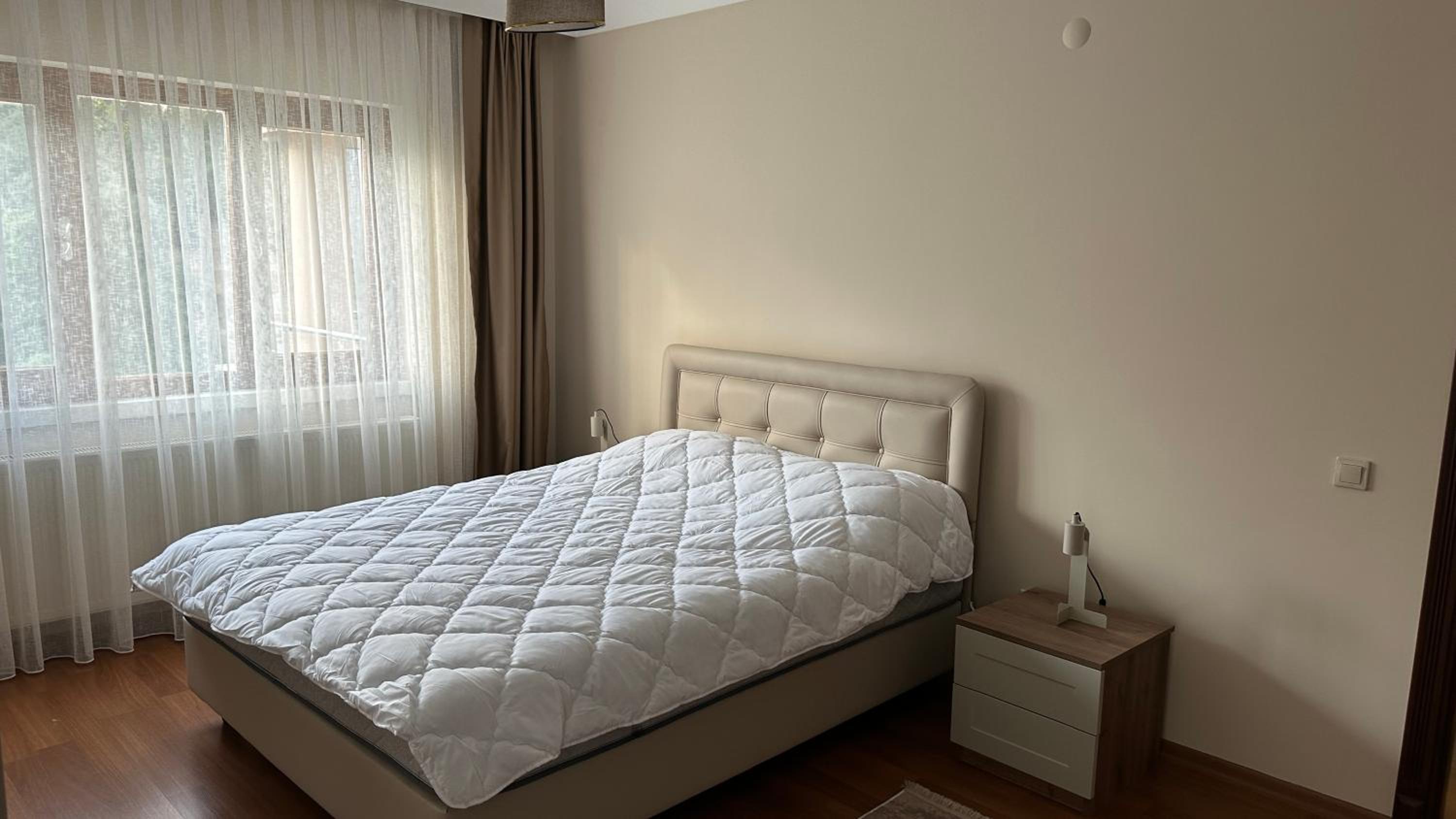 Corner luxury suit