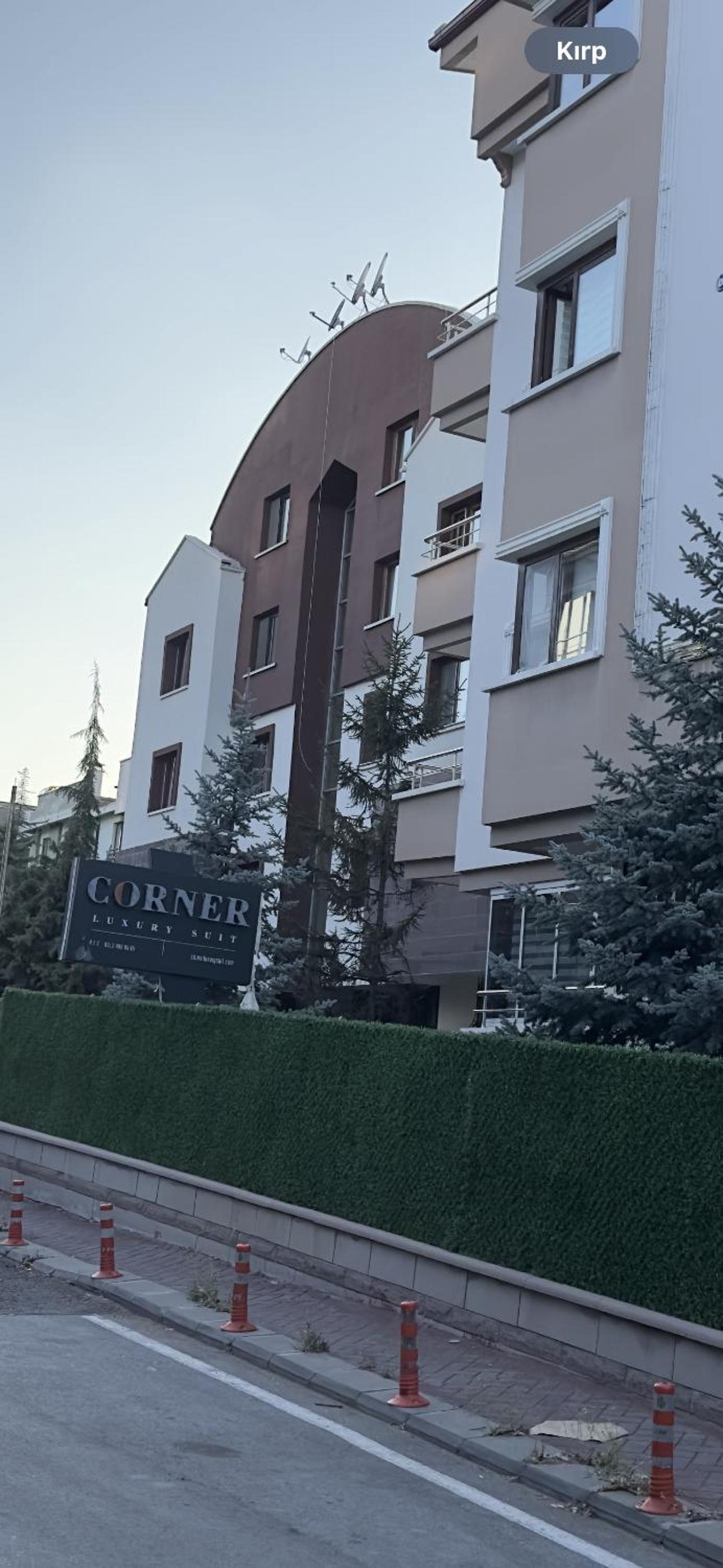 Corner luxury suit
