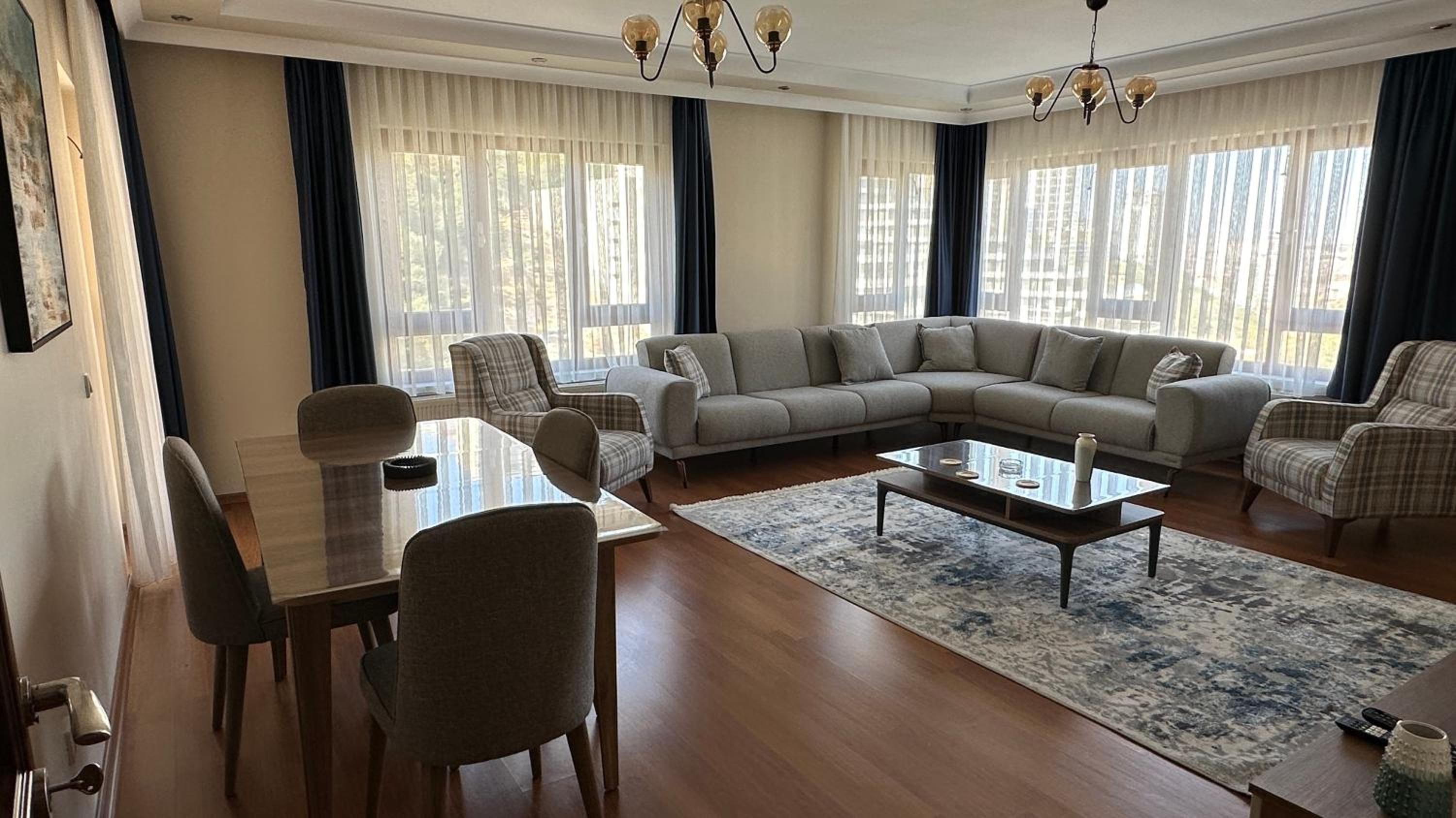 Corner luxury suit